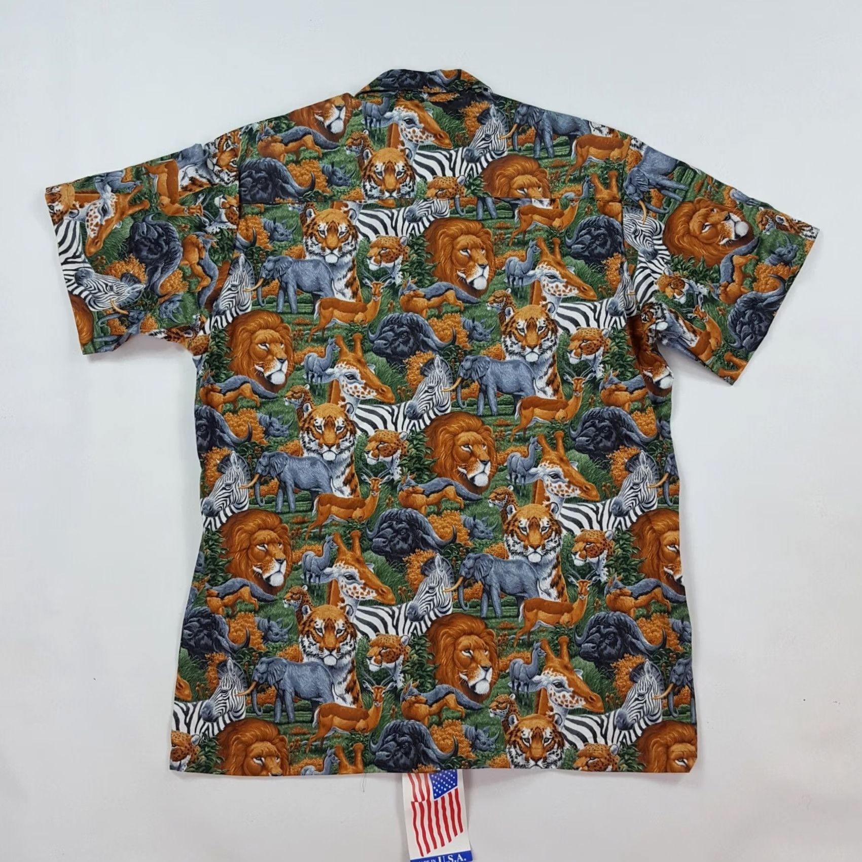 Vintage VINTAGE Infinity Chic African Animal Print Button-Up Shirt Womens S Collared USA Dress Shirt Size S / US 4 / IT 40 - 6 Thumbnail