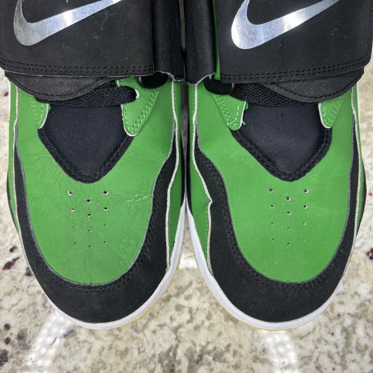 Nike Size 12-Nike Diamond Turf Oregon Ducks light use no box Size US 12 / EU 45 - 7 Thumbnail