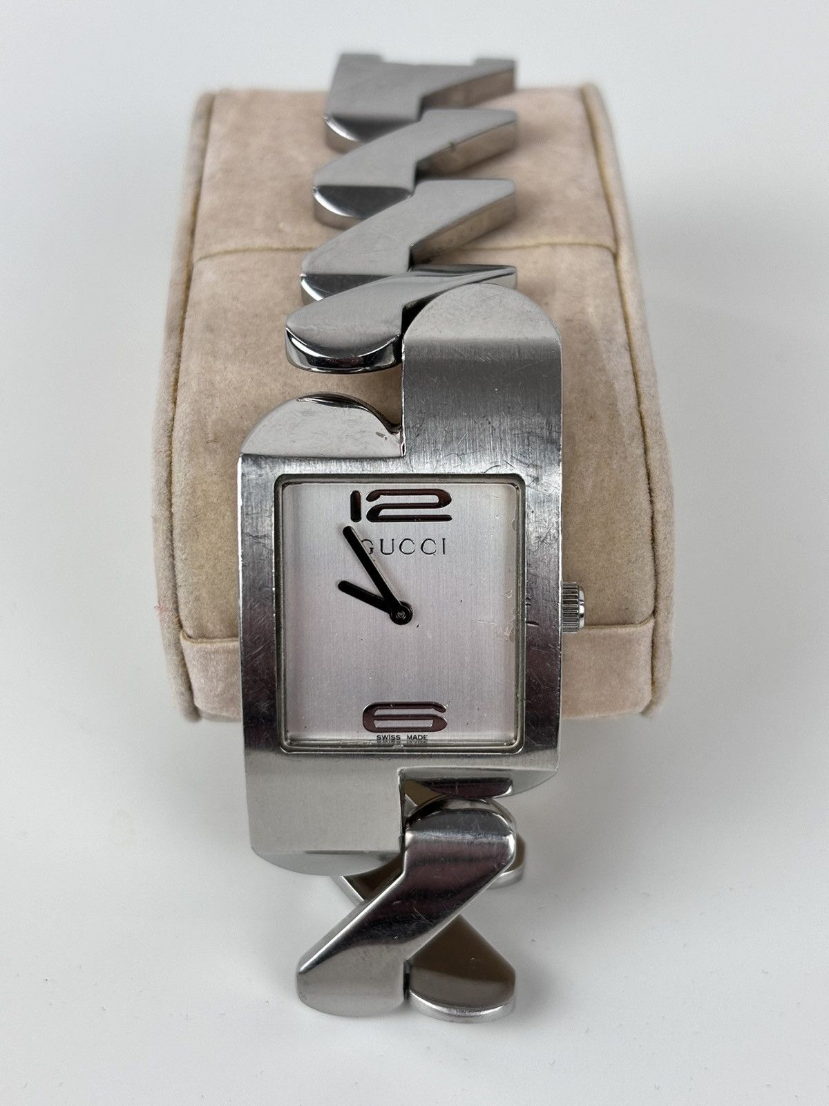 Designer × Gucci × Paolo Gucci RARE 2055G Swiss Made Stainless Steel ZigZag Bracelet Quartz Wristwatch Size ONE SIZE - 12 Thumbnail