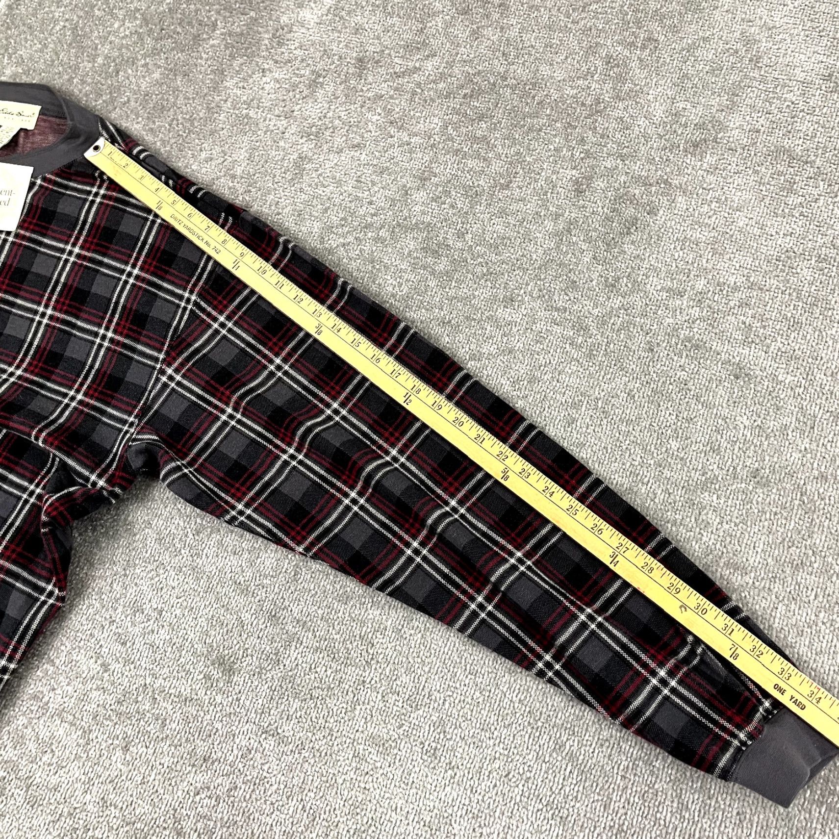 Eddie Bauer VINTAGE Eddie Bauer Men's Shirt XL Tall Plaid Henley Long Sleeve Pullover - Gray, Red, White, All Seasons Size US XL / EU 56 / 4 - 6 Thumbnail