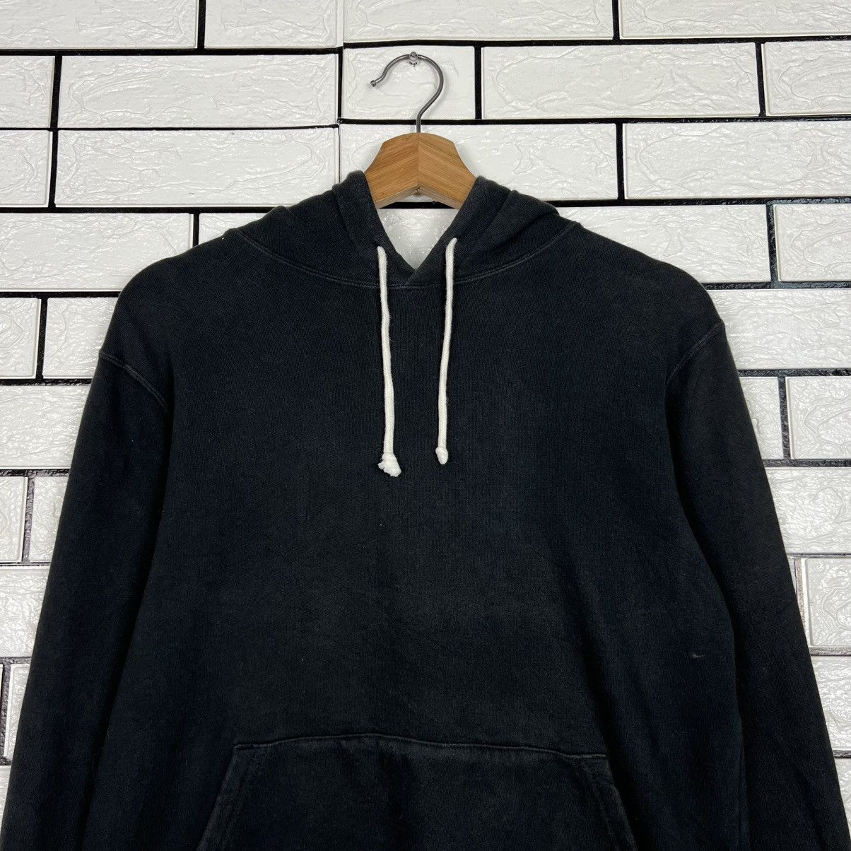 Champion CHAMPION Black Plain Pullover Hoodie Sweatshirt #4085-C186 Size US M / EU 48-50 / 2 - 9 Thumbnail