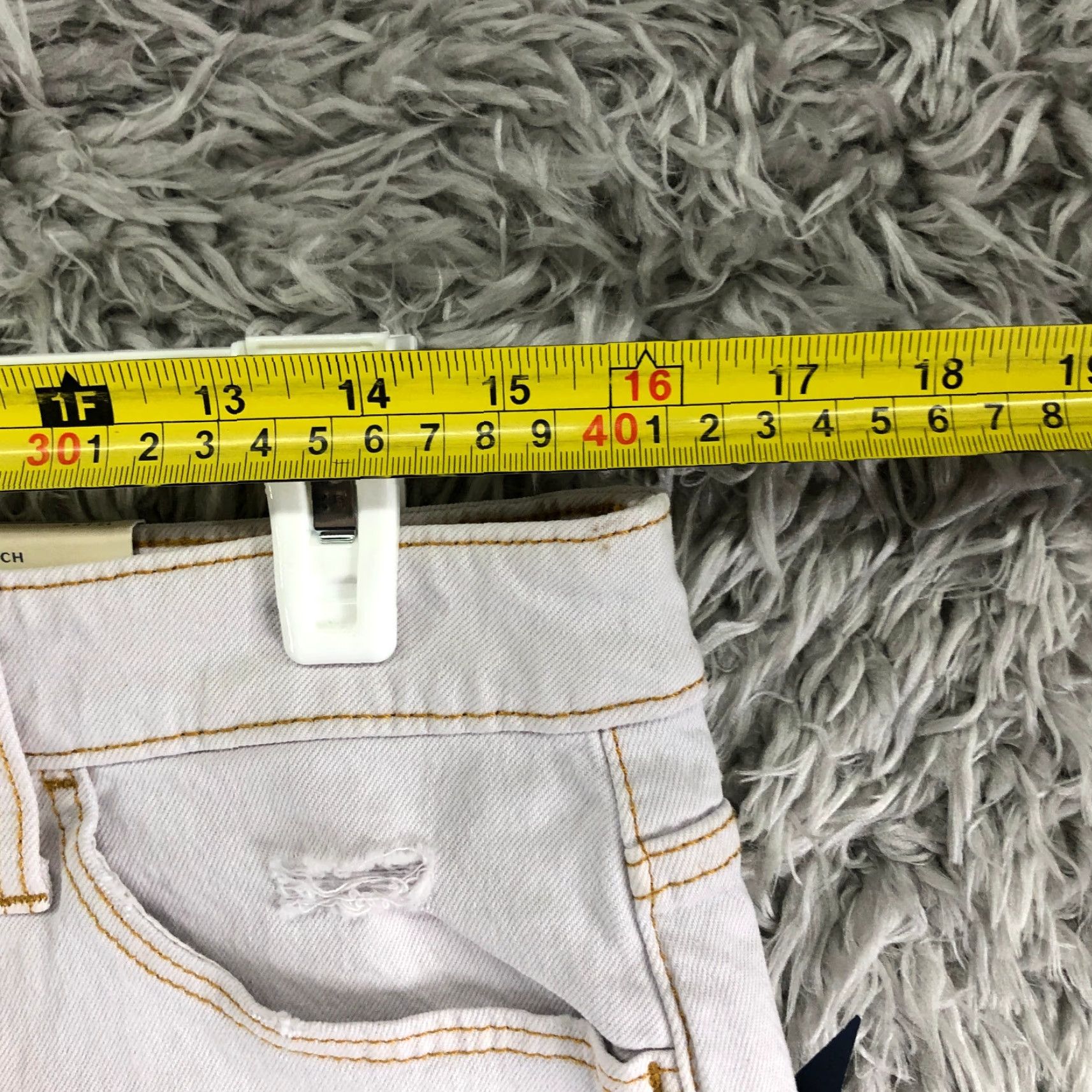 Vintage Universal Thread Vintage Midi Shorts Womens Size 12 White Denim Jean Shorts Size 34" / US 12 / IT 48 - 2 Thumbnail