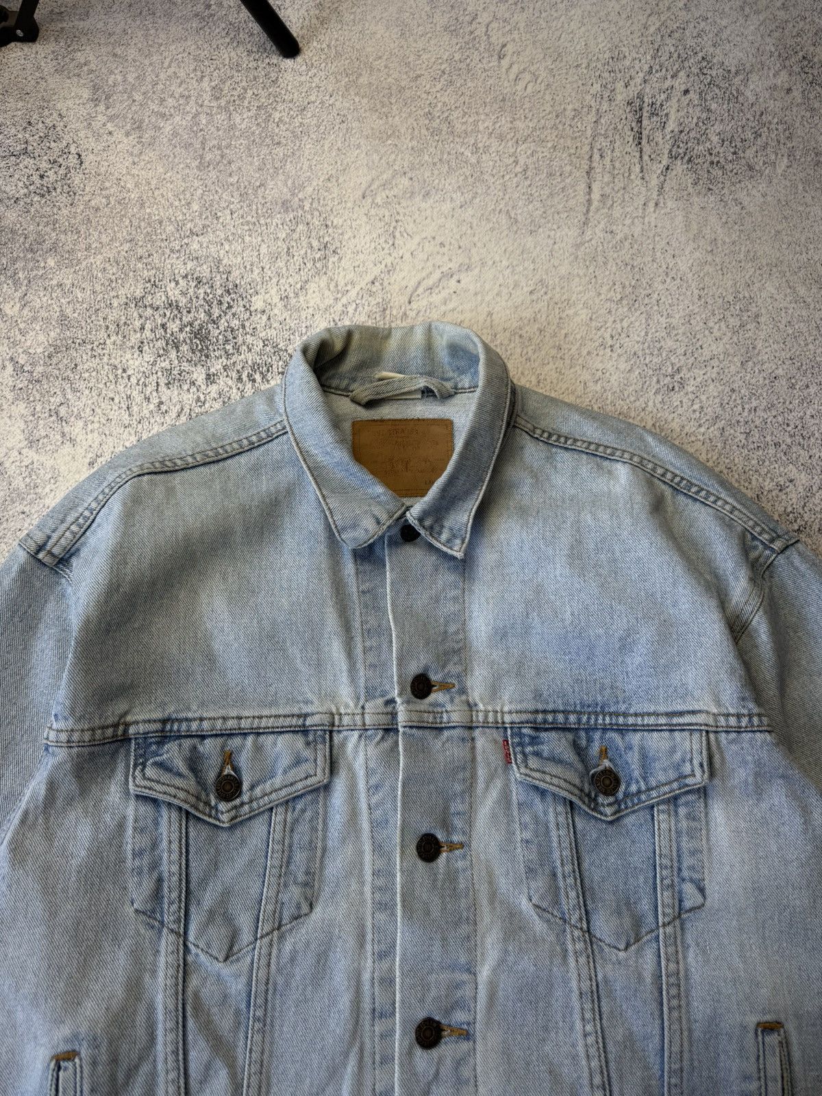 Levi's Vintage Levis Distressed Denim Jacket Made In USA Rare Y2K Size US L / EU 52-54 / 3 - 3 Thumbnail