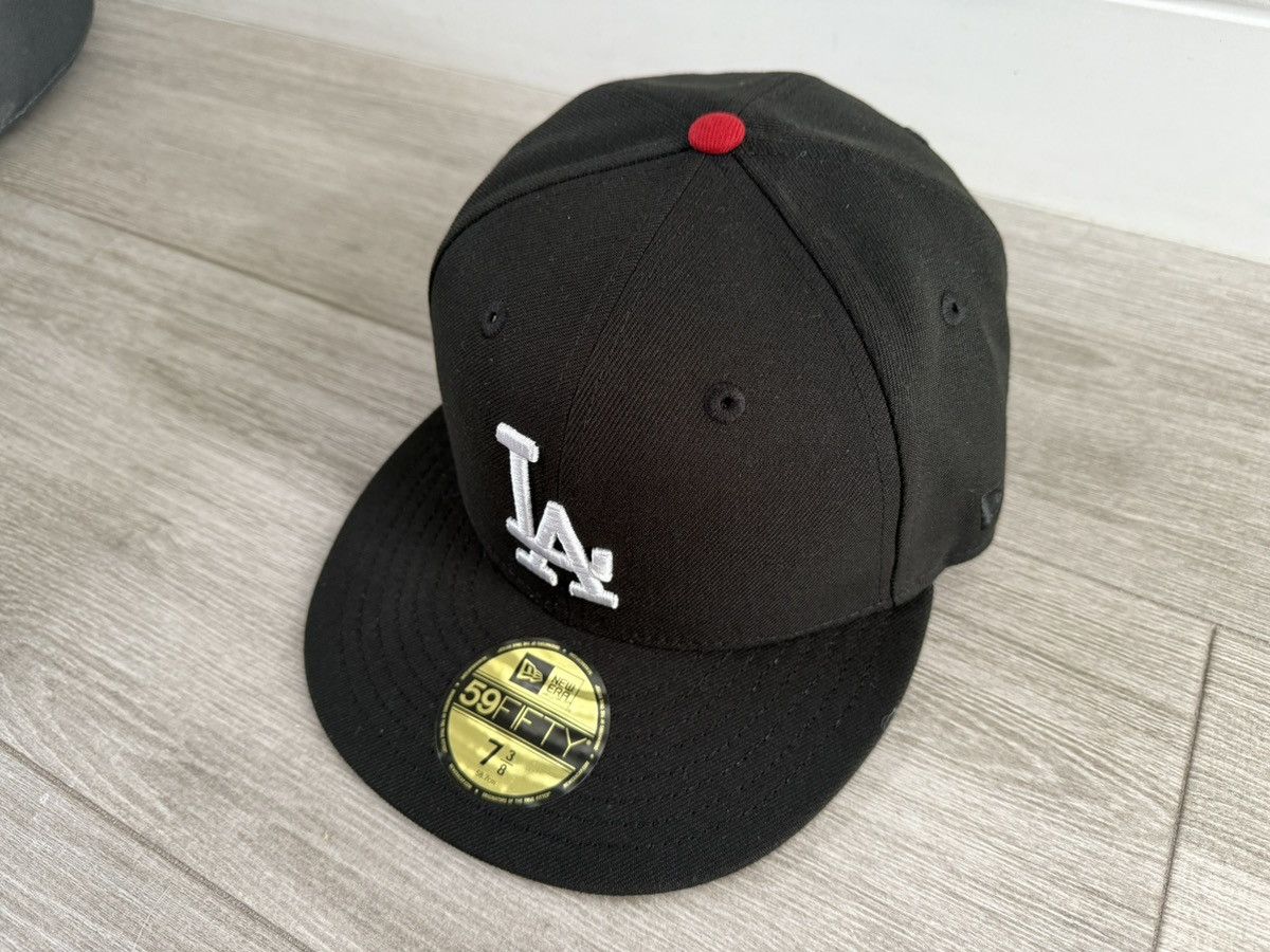 Hat Club × MLB × New Era LA Los Angeles Dodgers New Era Black White Red Fitted 7 3/8 Size ONE SIZE - 5 Thumbnail