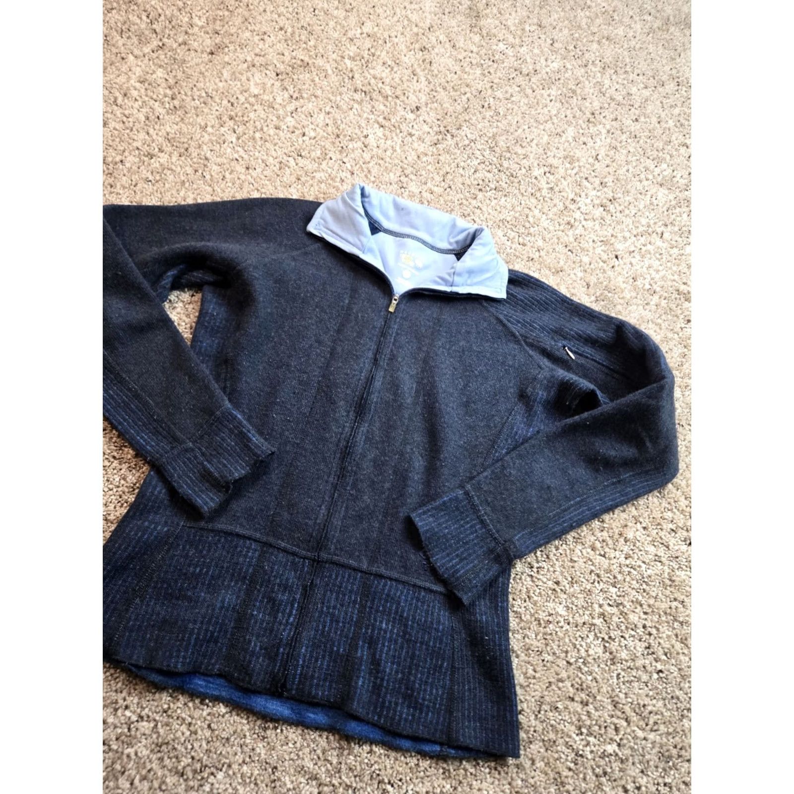 Mountain Hardwear Mountain Hardwear Sarafin Jacket Womens Small Blue Full Zip Wool Blend Short Sleeve Long Sleeve Regular Pockets Autumn Winter Fall Vintage No Size S / US 4 / IT 40 - 2 Thumbnail