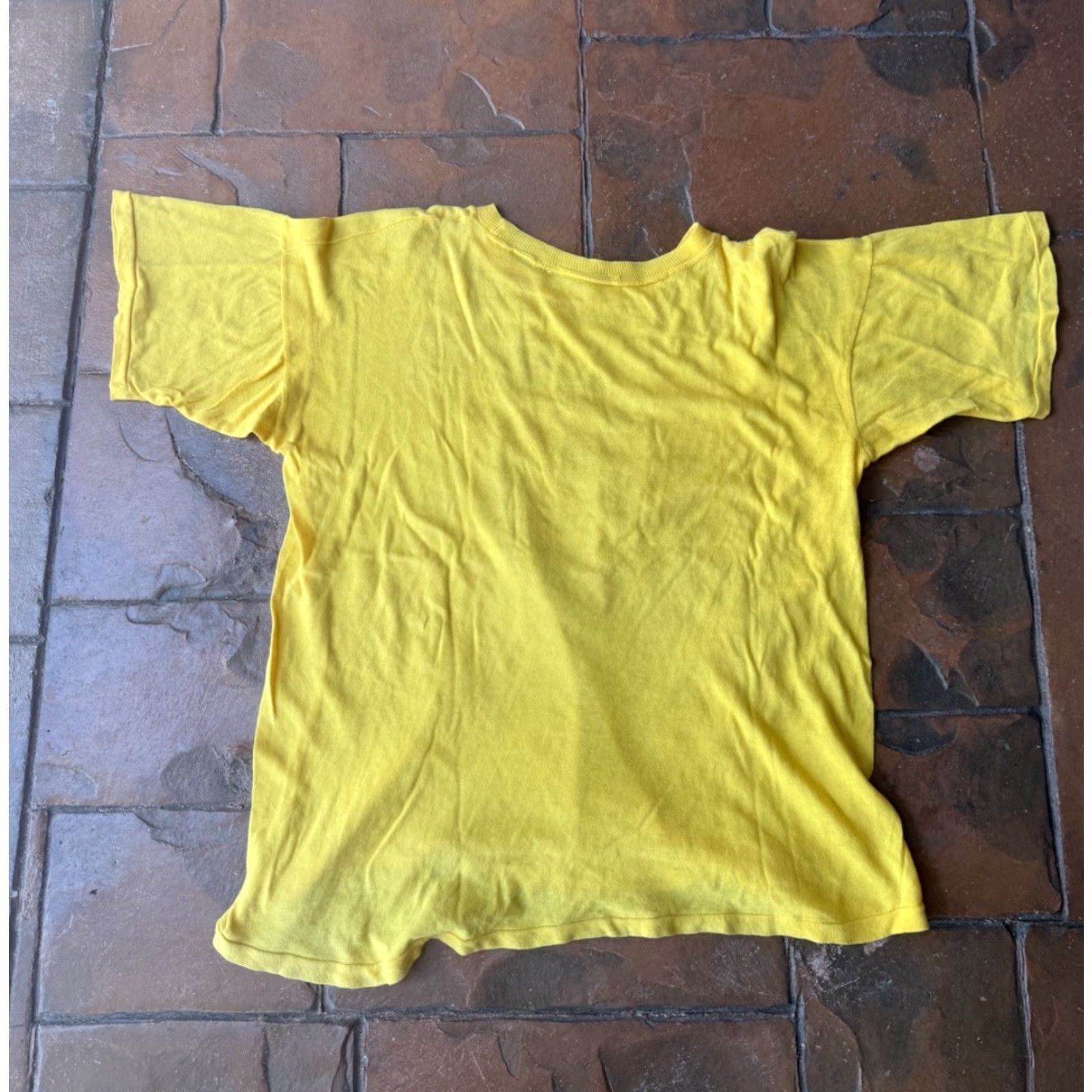 Apple VINTAGE New York City The Big Apple T-Shirt XL 50/50 Cotton Graphic Print Crew Neck Short Sleeve Men Yellow 70s 80s Size US XL / EU 56 / 4 - 3 Thumbnail