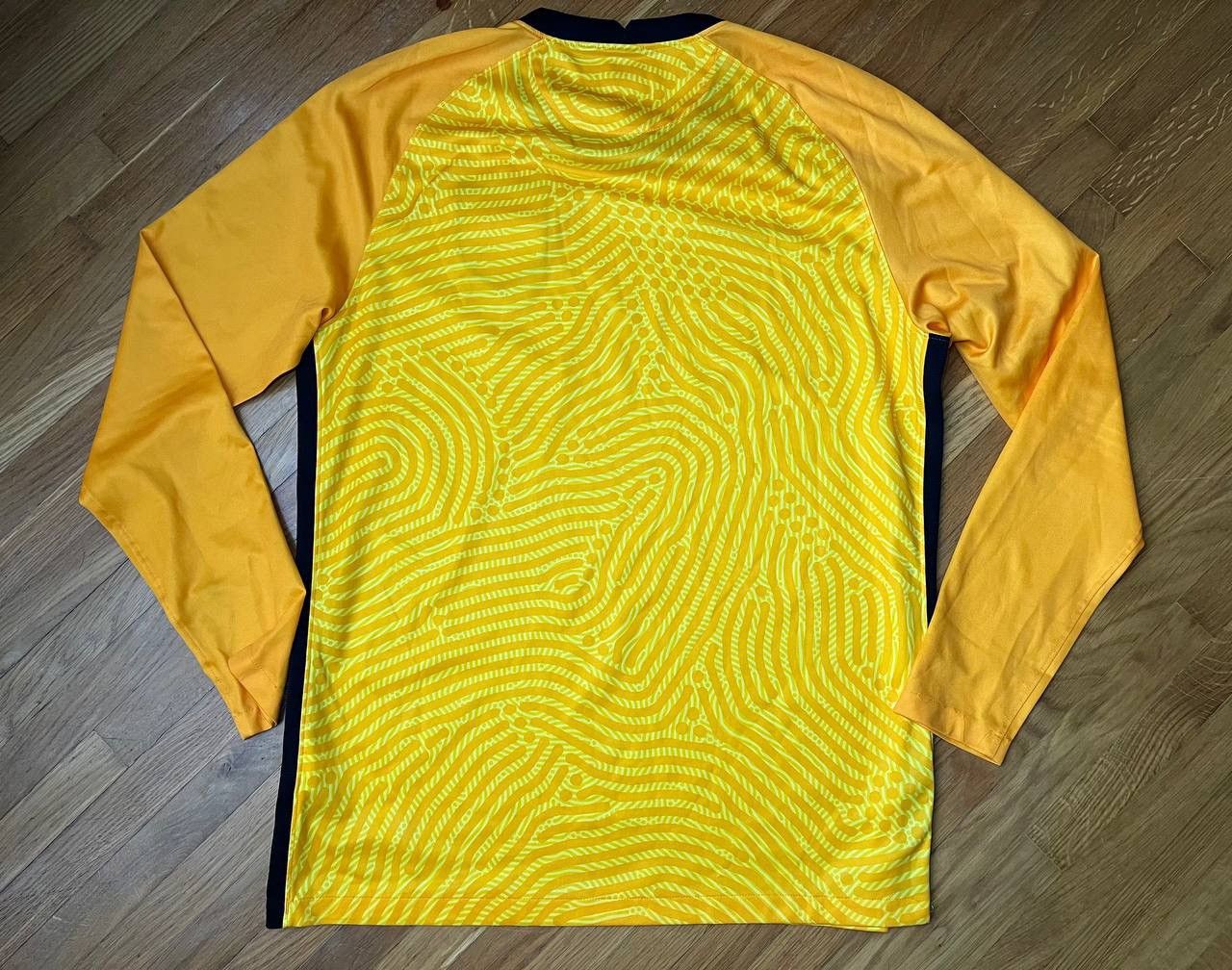 Nike Nike England national soccer team goalkeeper tee Size US L / EU 52-54 / 3 - 2 Thumbnail