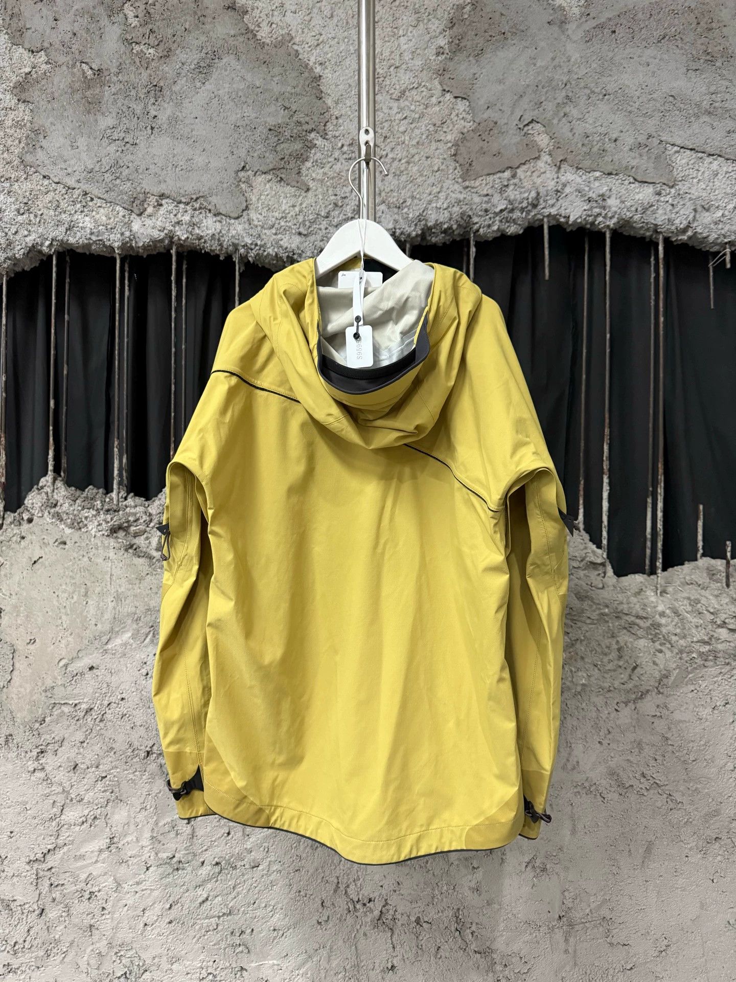 Klattermusen Klattermusen Giant Island 2.0 Hard Shell Jacket S Size S / US 4 / IT 40 - 2 Thumbnail