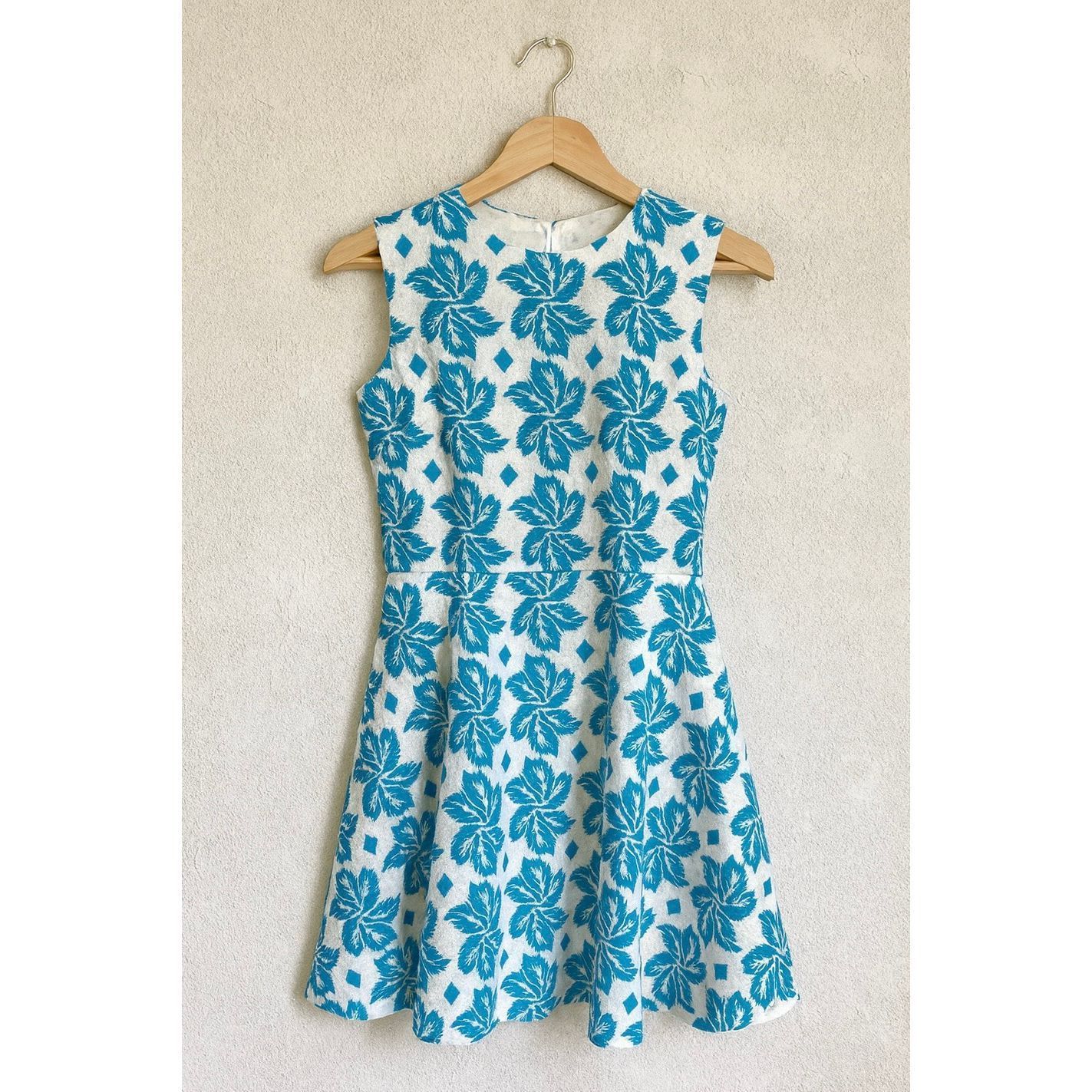 Diane von Furstenberg Diane von Furstenberg Blue White Floral A-Line Mini Dress Women’s Size S Size S / US 4 / IT 40 - 4 Thumbnail