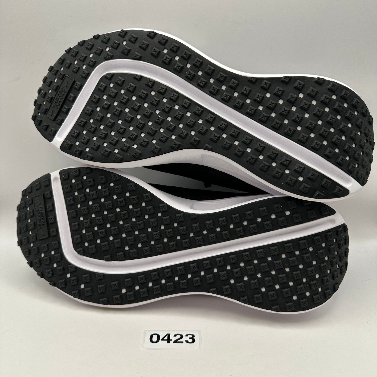 Nike NIKE Women's 12 Interact Run Black/White Running FD2292-003 Size US 12 / IT 42 - 3 Thumbnail