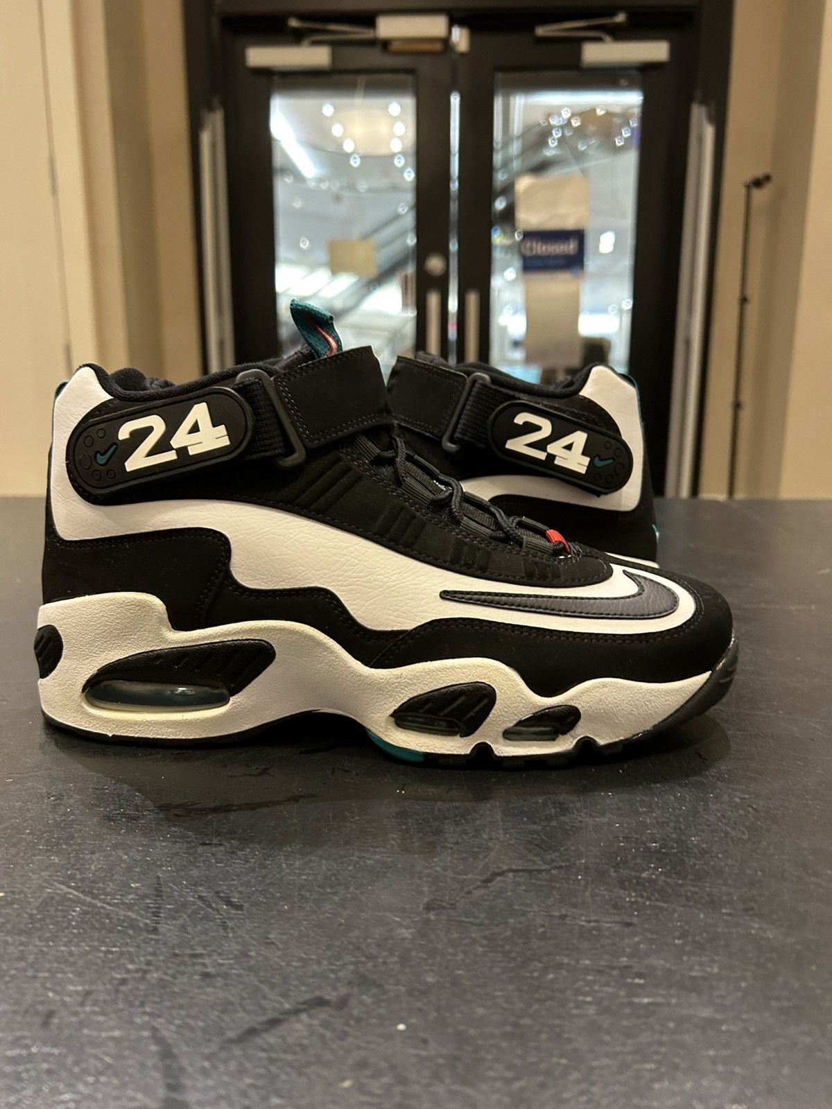Nike Nike Air Griffey Max 1 ‘Freshwater’ Size US 8.5 / EU 41-42 - 2 Thumbnail
