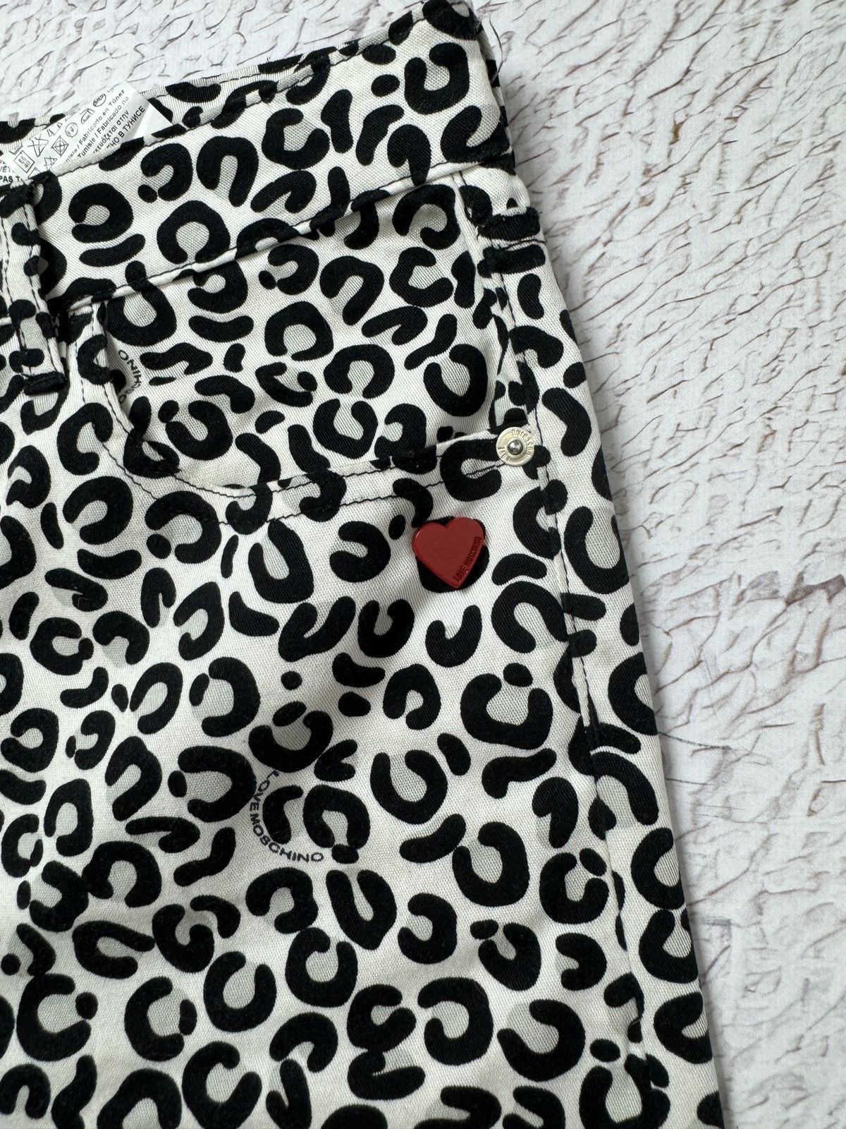 Love Moschino Love Moschino Leopard allover pattern jeans pants trousers Size 27" / US 4 / IT 40 - 9 Thumbnail