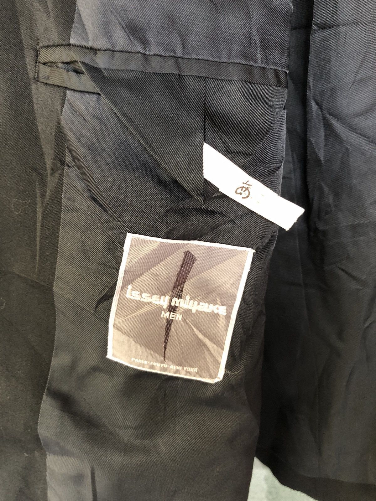 Issey Miyake Vintage Issey Miyake Men Double Breasted Blazer Black Size S Size US S / EU 44-46 / 1 - 10 Thumbnail
