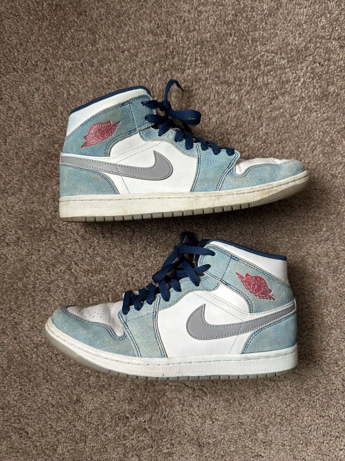 Jordan Brand Jordan 1 mid Size US 8.5 / EU 41-42 - 2 Thumbnail