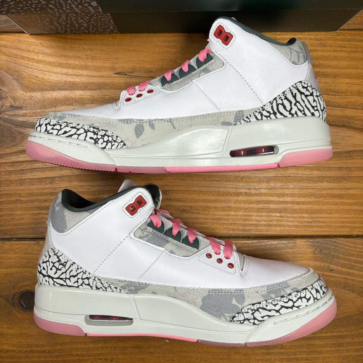 Jordan Brand Jordan 3 Retro ‘Wings’ Size US 8.5 / EU 41-42 - 3 Thumbnail