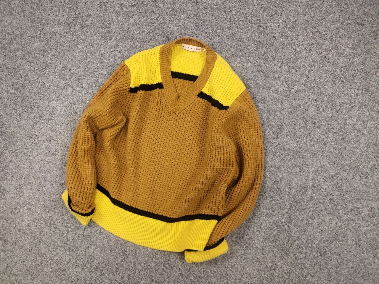 Marni Marni x Uniqlo Designer FW22 Knitted Vneck Cropped Sweater Size XL / US 12-14 / IT 48-50 - 6 Thumbnail
