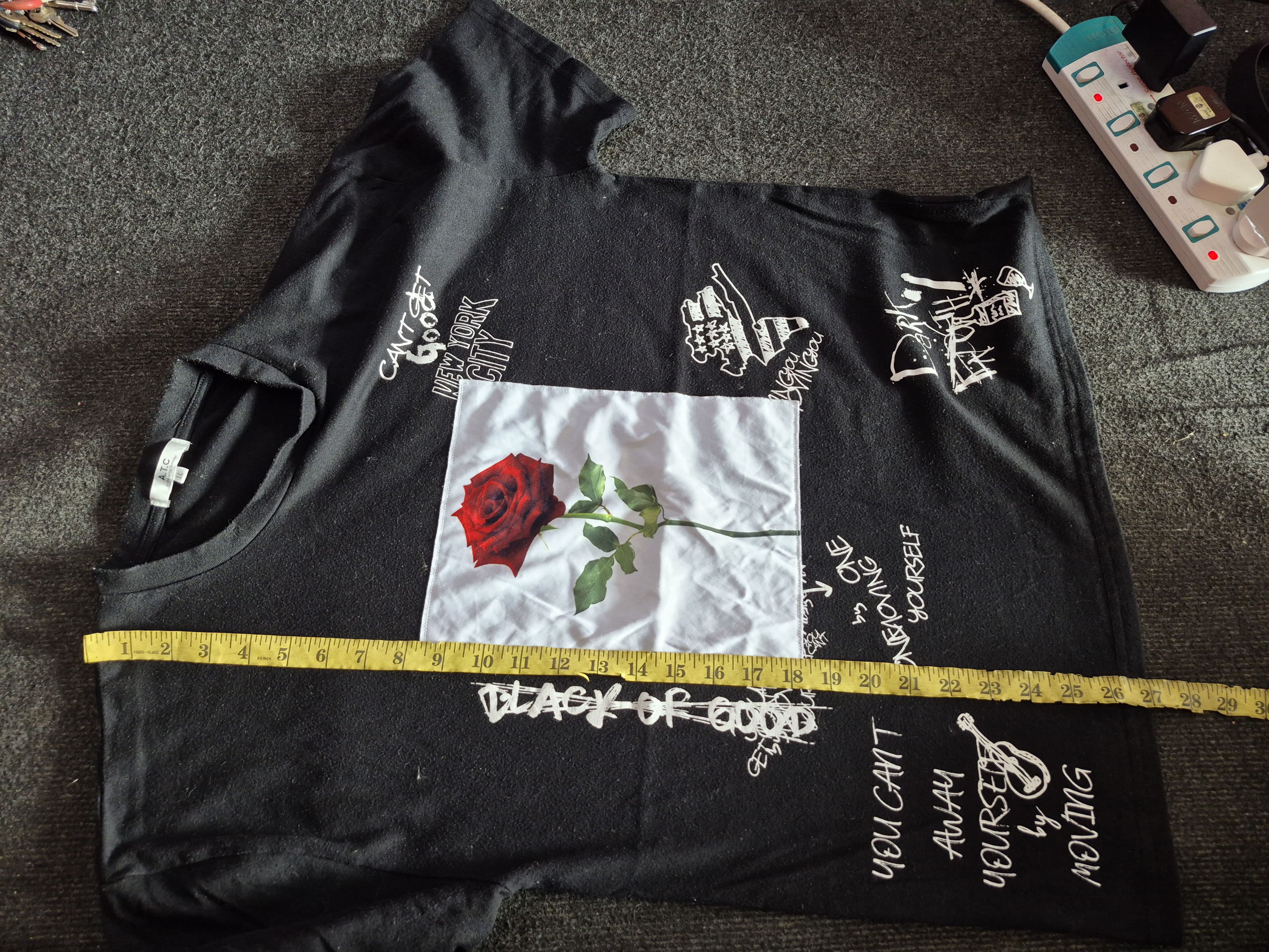In The Attic 🔥 In The Attic Homme Roses Art Tee Size US L / EU 52-54 / 3 - 11 Thumbnail