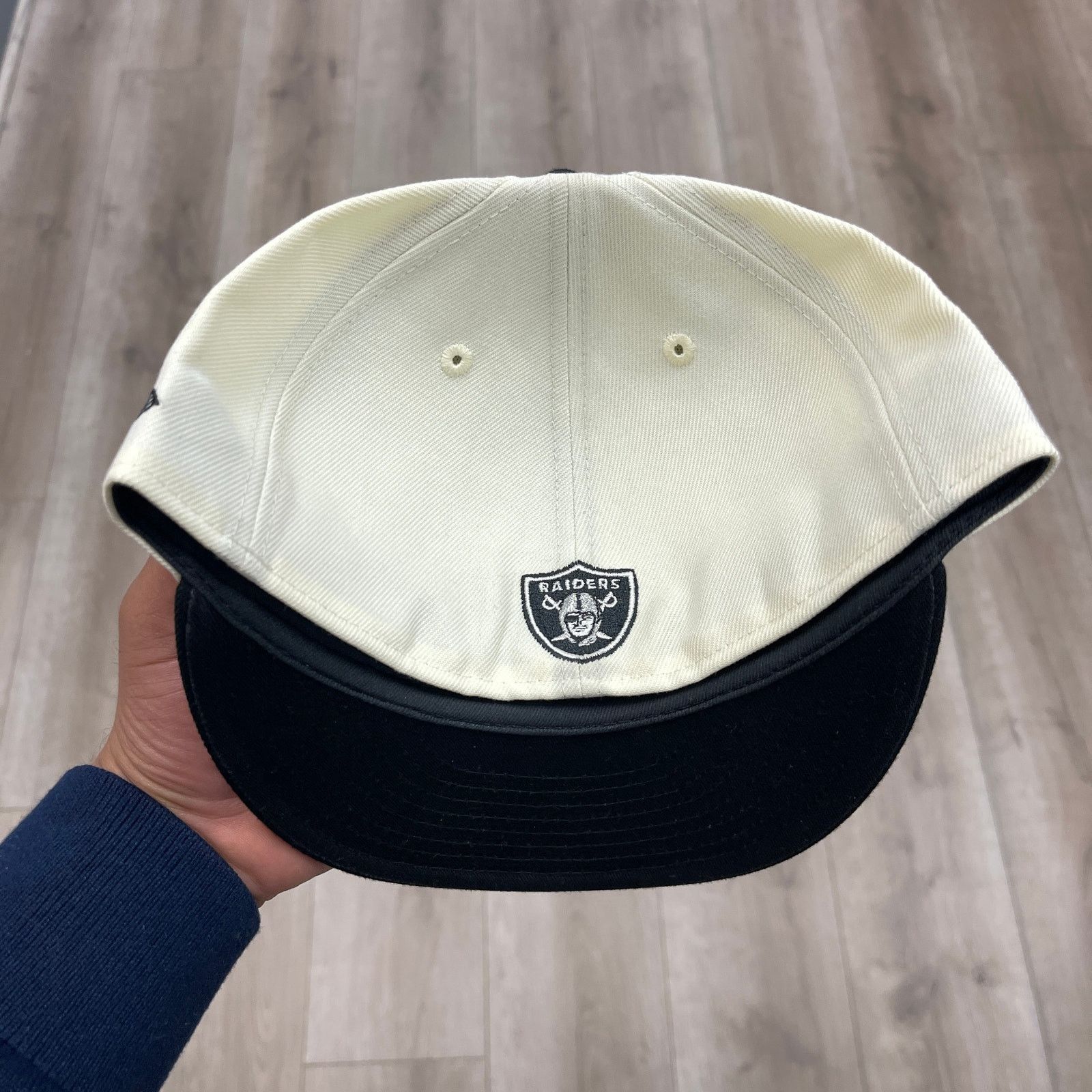 New Era Las Vegas Raiders AFC Crest Logo White Fitted Hat Size 7 1/4 Size ONE SIZE - 4 Thumbnail
