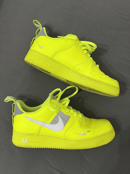 Nike Air Force 1 Utility Volt 2