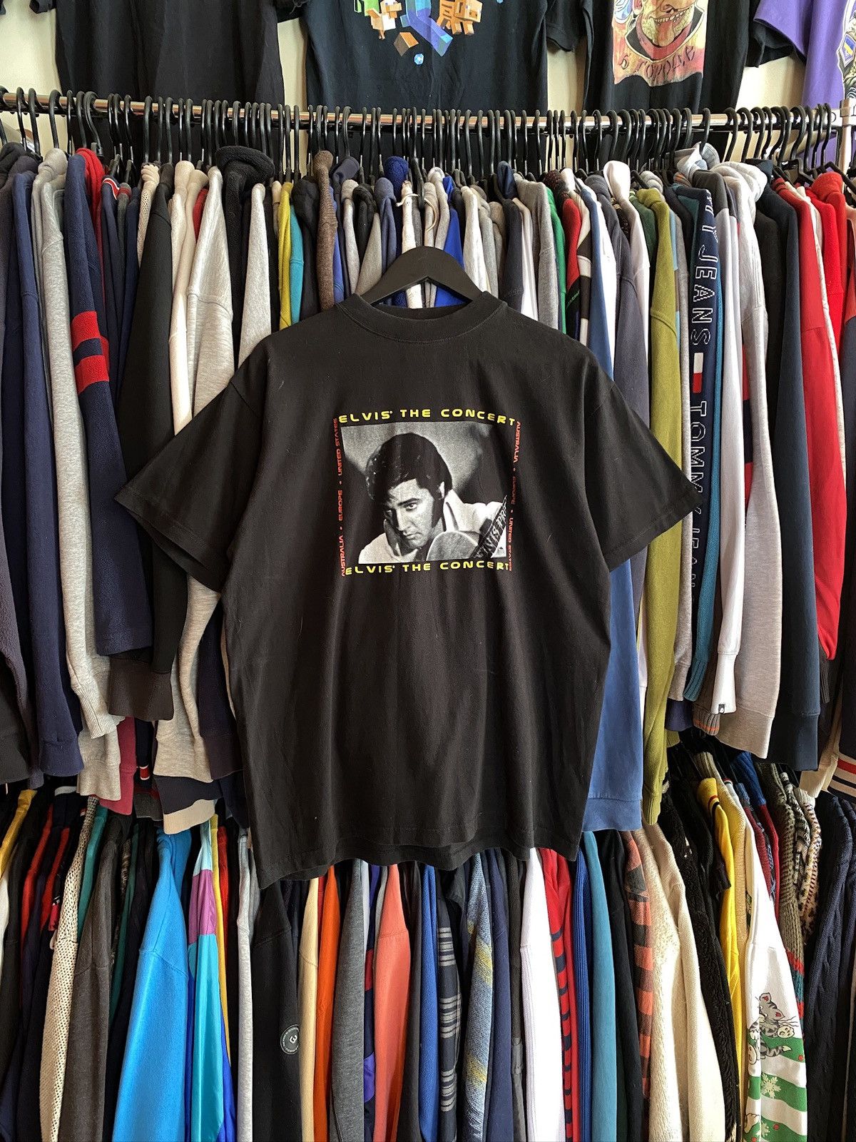 Band Tees VINTAGE ELVIS PRESLEY 2001 WORLD TOUR T-SHIRT Size US L / EU 52-54 / 3 - 1 Thumbnail