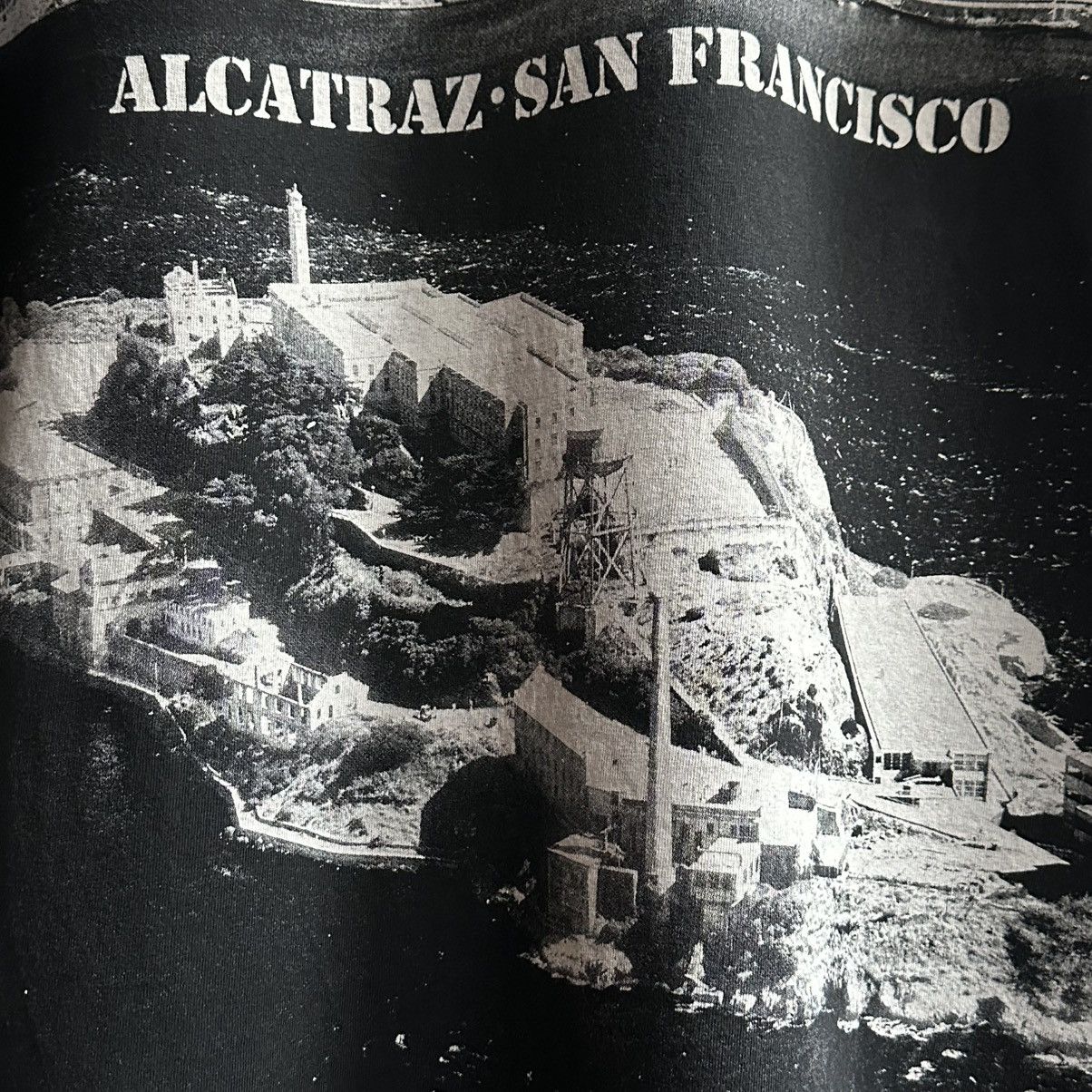 Vintage VINTAGE THE ROCK ALCATRAZ SAN FRANCISCO AOP TEE Size US XXL / EU 58 / 5 - 5 Thumbnail