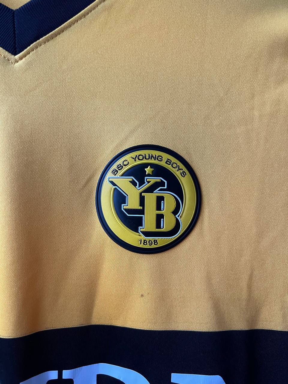 Nike 2016/17 BSC YOUNG BOYS HOME SOCCER JERSEY FOOTBALL SHIRT M Size US M / EU 48-50 / 2 - 6 Thumbnail