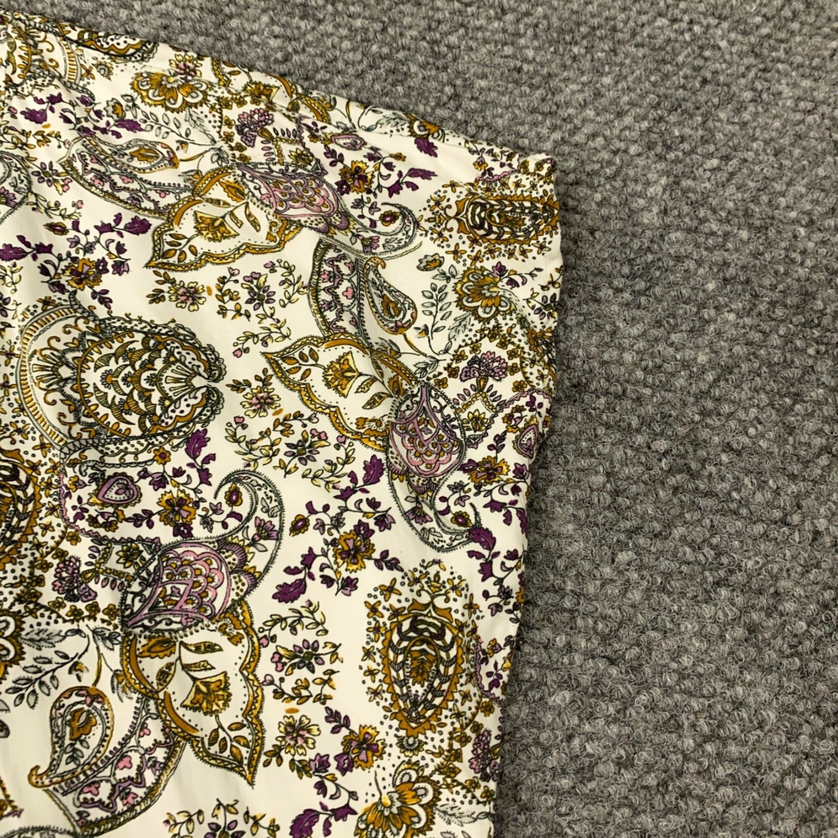 J. Jill J. Jill Womens Blouse V-Neck Short Sleeve Paisley Multicolor Adult Medium Flowy Size M / US 6-8 / IT 42-44 - 4 Thumbnail