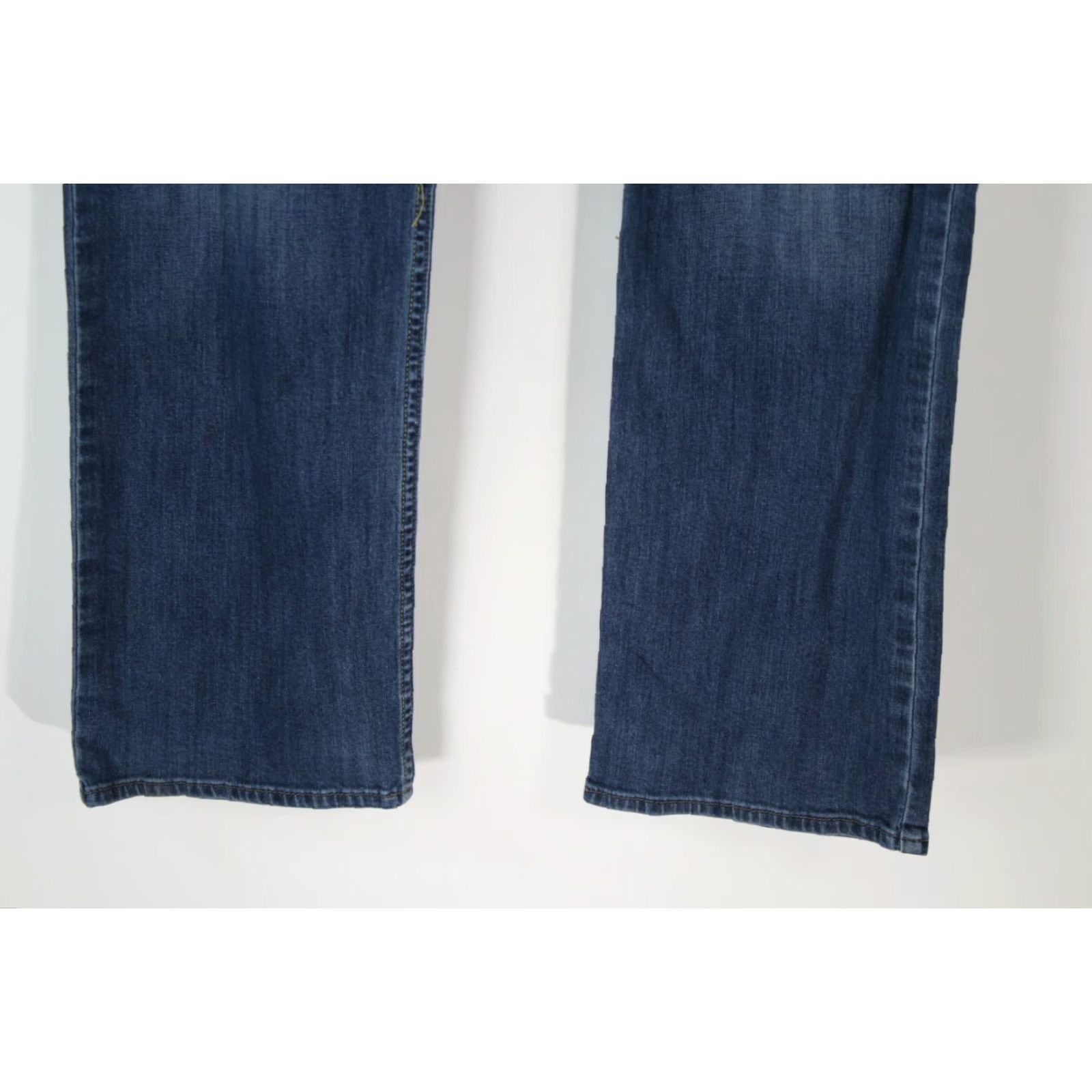 Wrangler Wrangler Mens Straight Fit Jeans Blue Denim Size 34x30 5-Pocket Design Belt Loops Front Flat Front Rise High Regular Cuff 8 in Mens Size US 34 / EU 50 - 7 Thumbnail