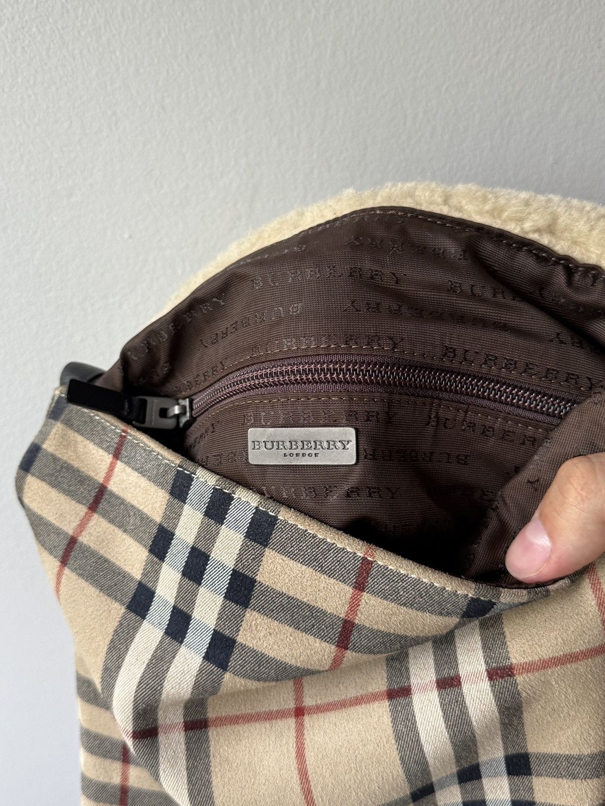 Burberry Burberry Nova Check Suede Shearling Shoulder Open Flap Bag Size ONE SIZE - 21 Thumbnail