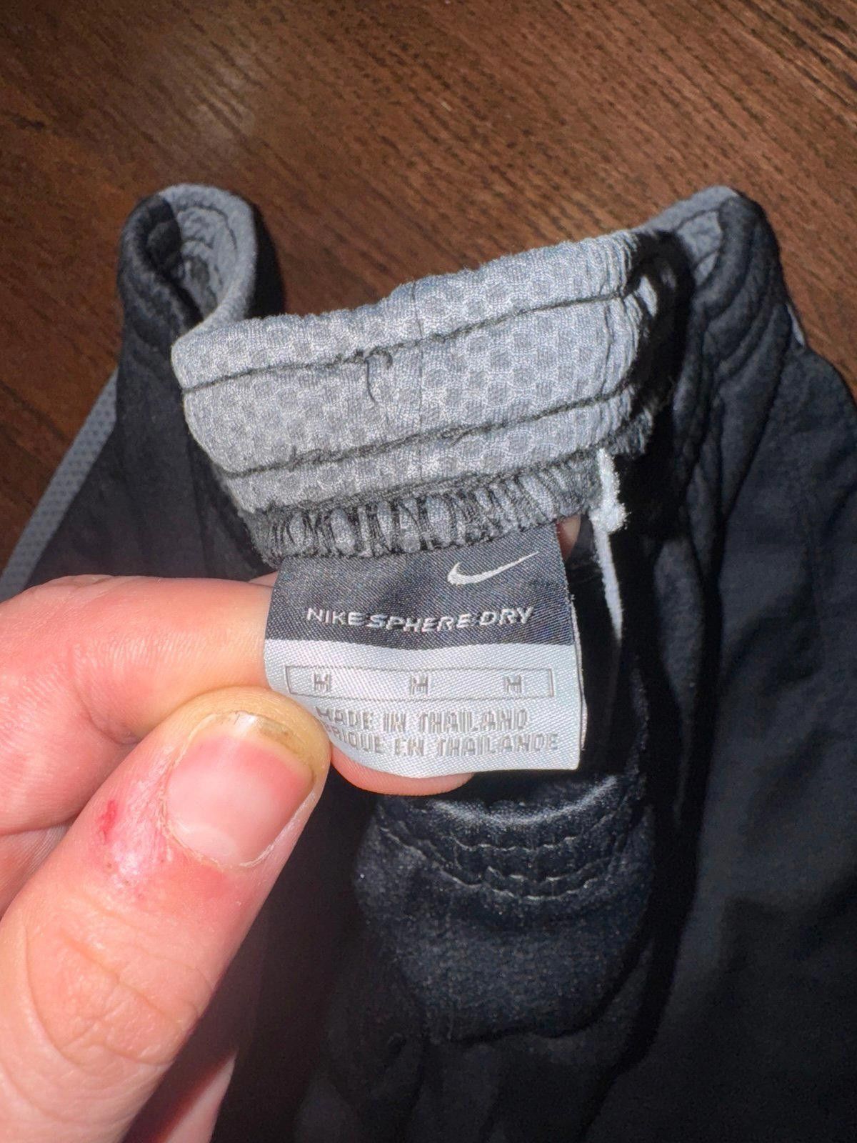 Nike VTG Y2K Nike Sphere Knit Athletic Shorts Rare ACG Sz M Size US 32 / EU 48 - 3 Thumbnail