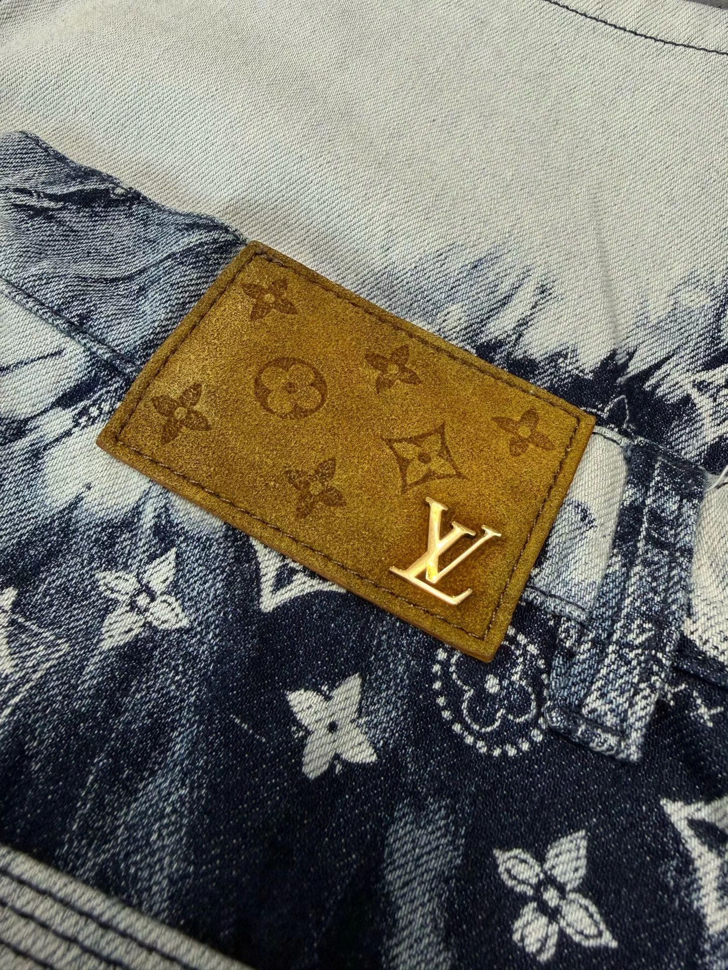 Louis Vuitton LV FW22 tie-dye monogram blue white men short Size US 32 / EU 48 - 3 Thumbnail