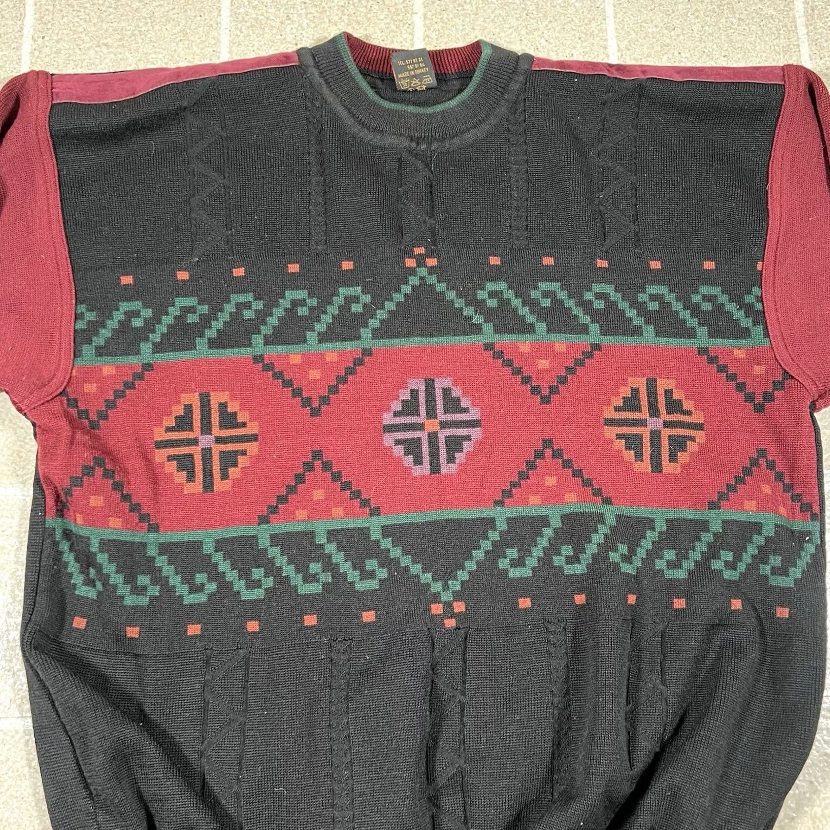 Vintage VINTAGE Nisa Orme Wool Blend Aztec Pattern Sweater Men Large Black Pullover Wool M L Aztec 90s Size US L / EU 52-54 / 3 - 2 Thumbnail