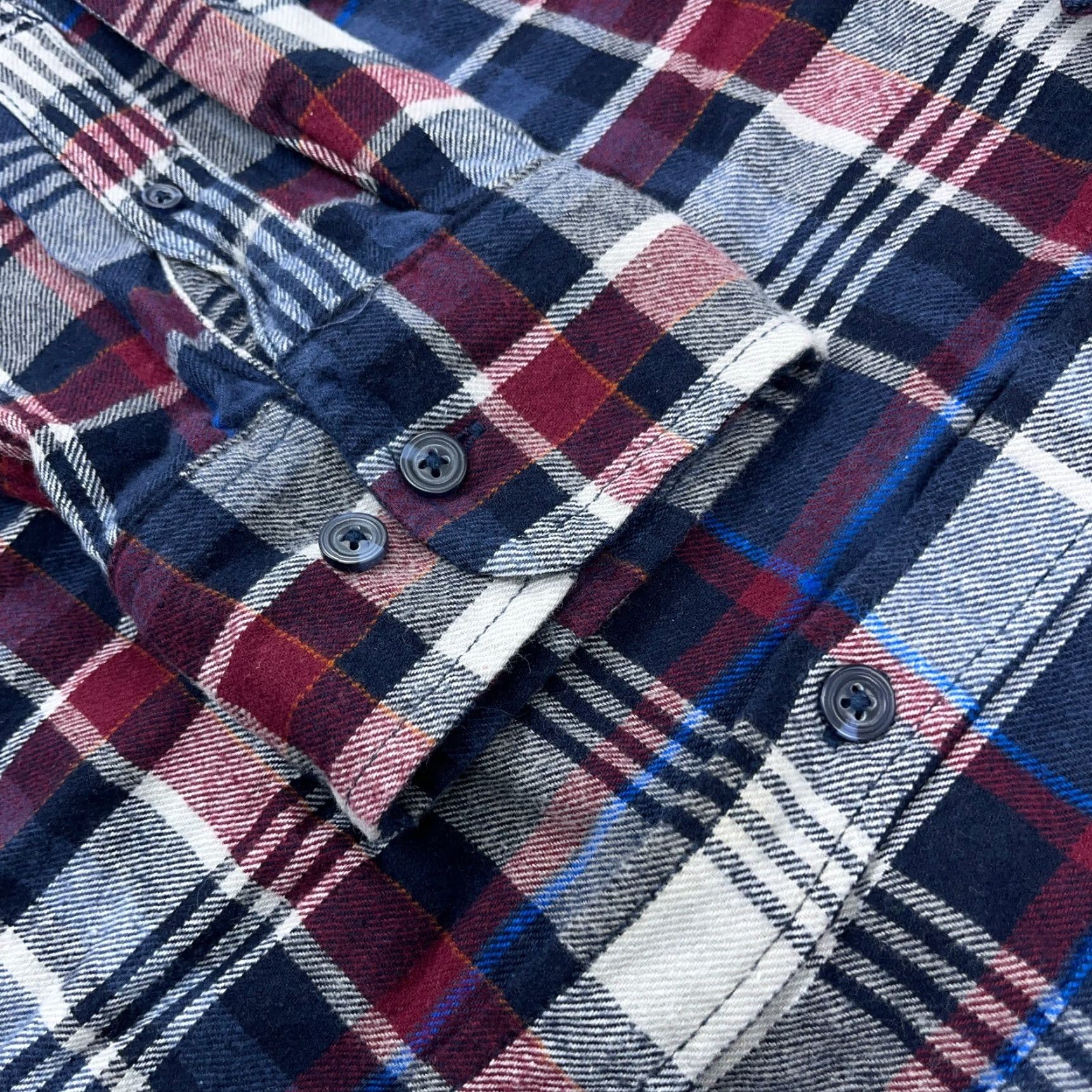 Eddie Bauer Eddie Bauer Shirt Men XL Blue Red Plaid Button-Up Tartan Flannel Casual Workwear Carded Button-Down Universal Slimming All Seasons Carded Mens Size US XL / EU 56 / 4 - 3 Thumbnail
