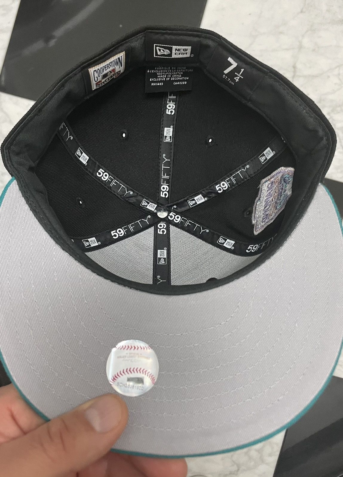 New Era 🔥Exclusive Diamond backs fitted size 7 1/4 other sizes avl Size ONE SIZE - 5 Thumbnail