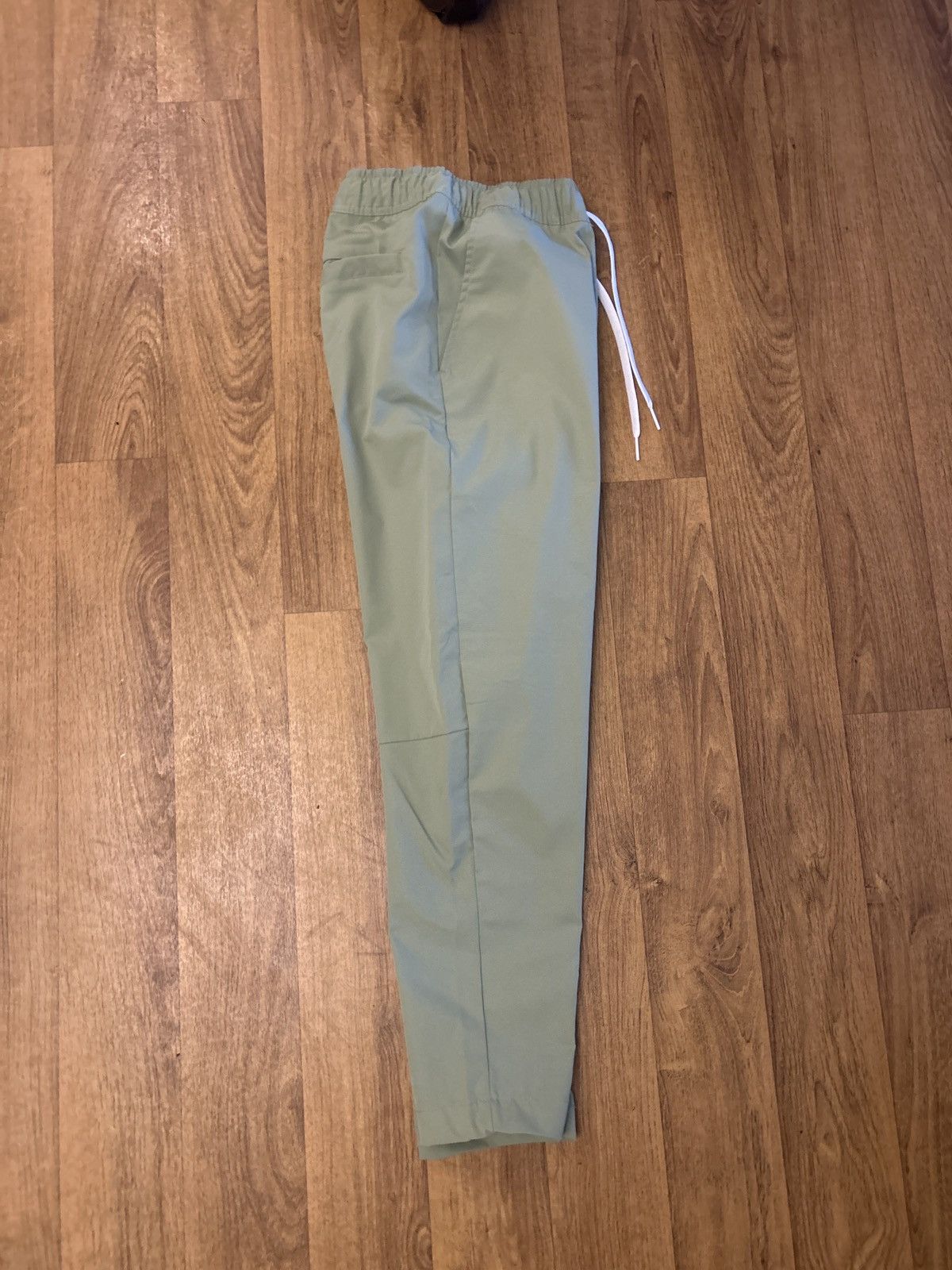 Nike Nike medium green pants Size US 33 - 2 Thumbnail