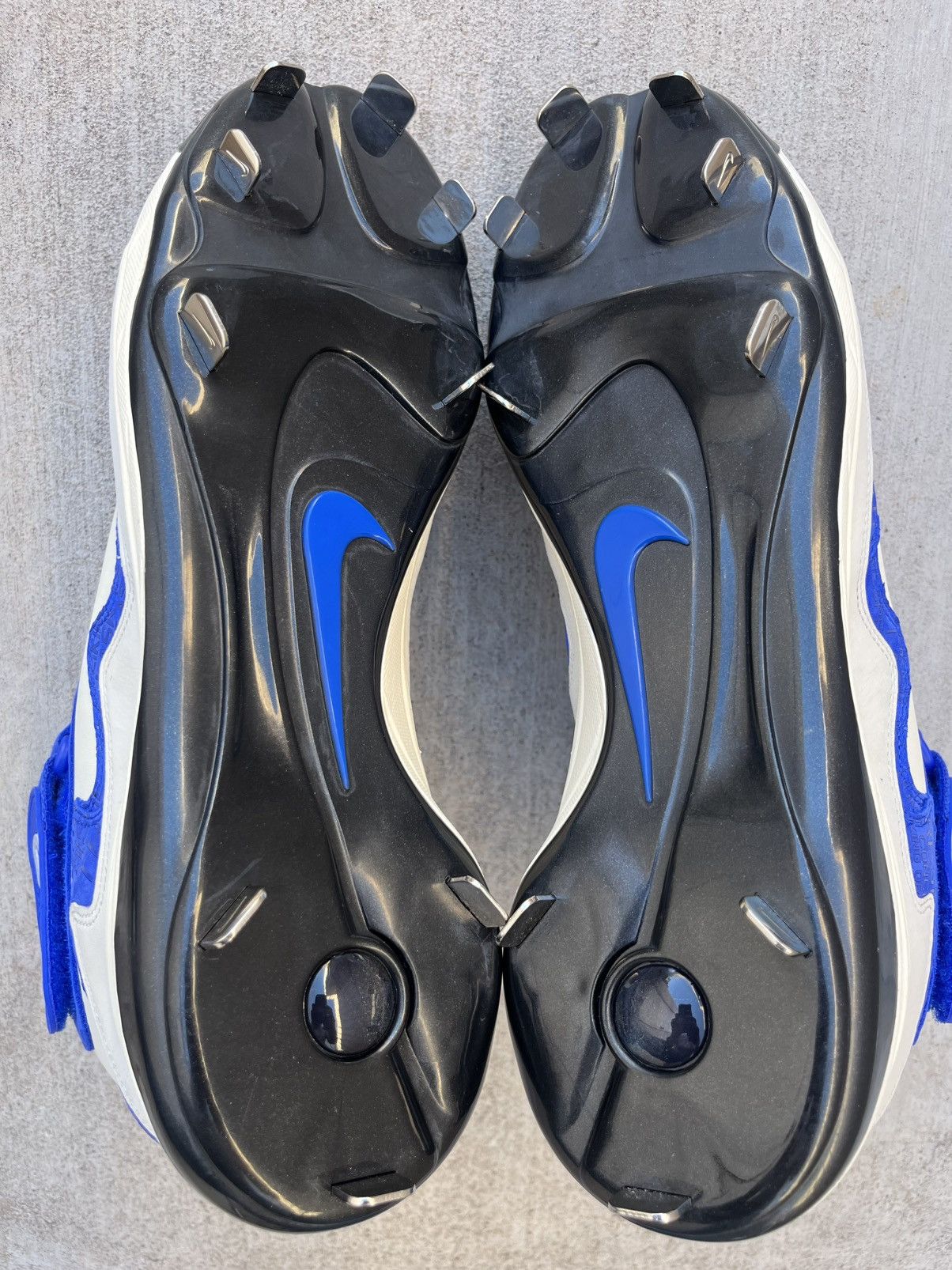 Nike Nike Air Max Griffey 1 Baseball Cleats (DC9980-100) Men’s 11 Size US 11 / EU 44 - 8 Thumbnail