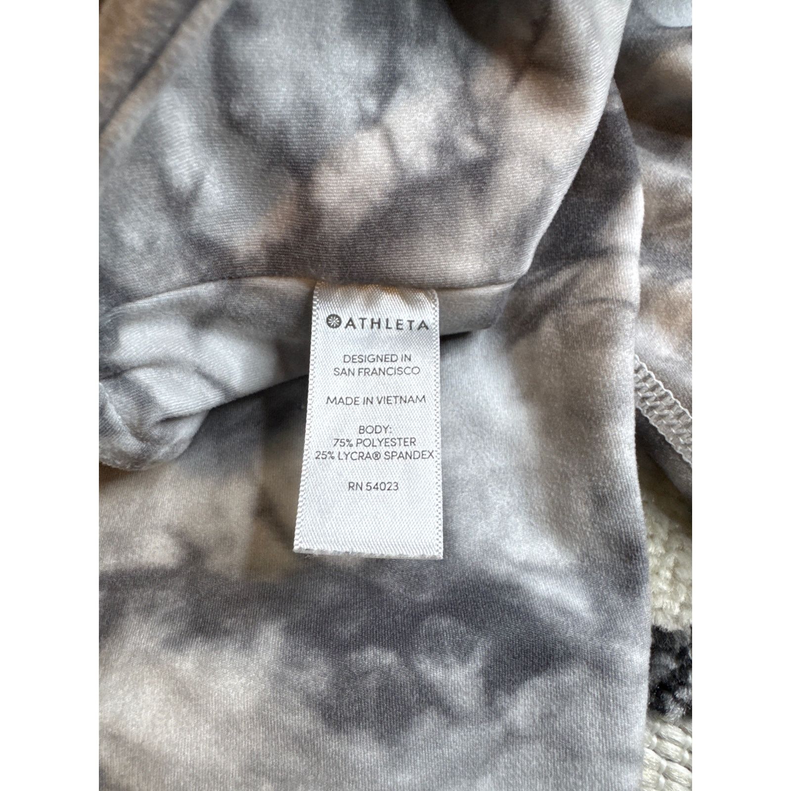 Athleta Athleta Gray Powervita Tie Dye Salutation 7/8 Leggings Size 27" / US 4 / IT 40 - 3 Thumbnail