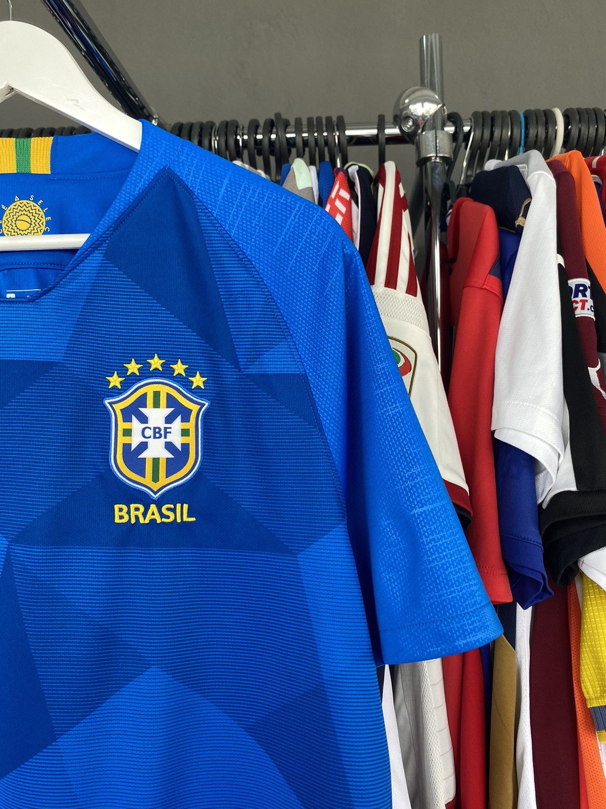 Vintage 2018/19 NIKE BRASIL AWAY SOCCER SHIRT JERSEY Size US L / EU 52-54 / 3 - 4 Thumbnail