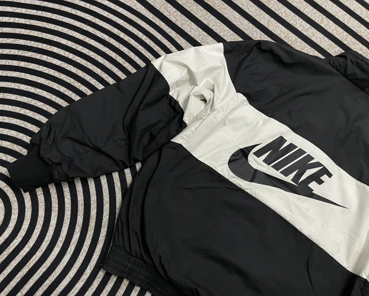 Nike 2000s NIKE BOMBER JACKET BIG LOGO SUN FADED Size US L / EU 52-54 / 3 - 16 Thumbnail