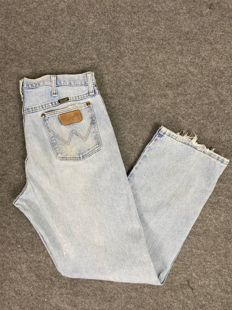 Wrangler vintage wrangler lightwash distressed denim nice design Size US 37 - 1 Thumbnail
