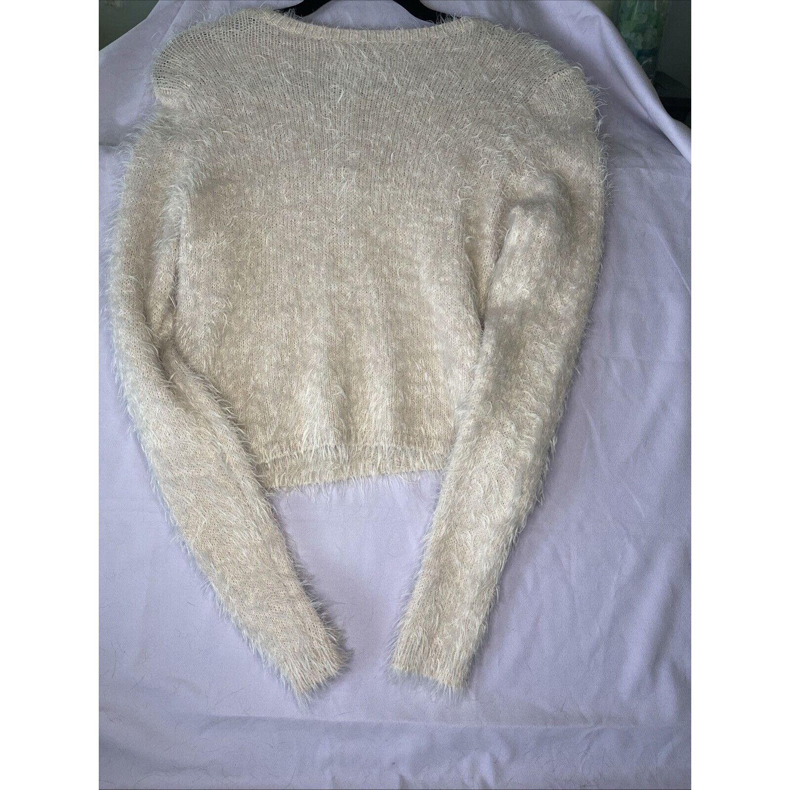 Abercrombie & Fitch Abercrombie & Fitch Women's Fuzzy Furry Cropped Long Sleeve Size L / US 10 / IT 46 - 4 Thumbnail