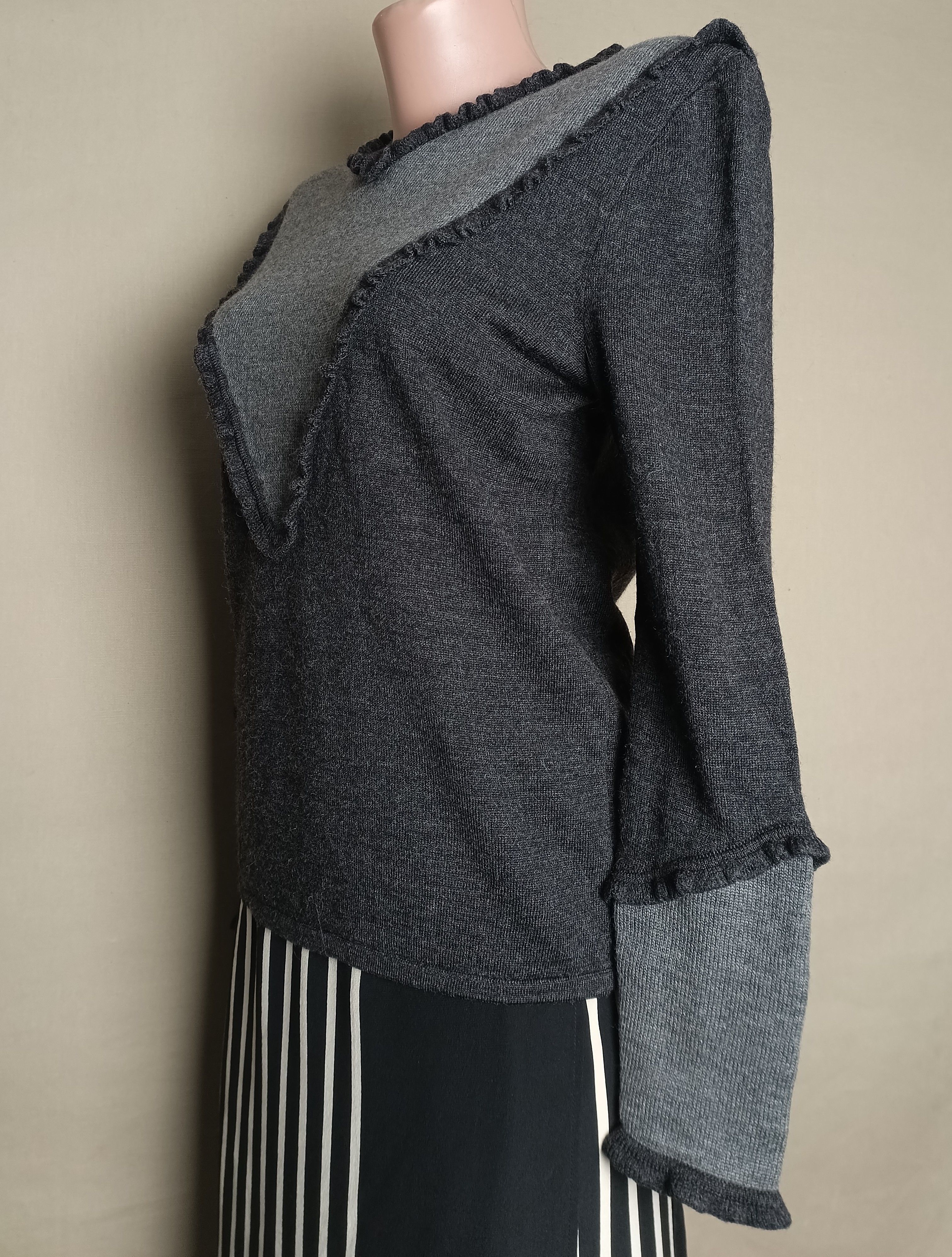 Valentino × Vintage Valentino Studio Vintage Wool Designer Pullover Sweater IT42 Size M / US 6-8 / IT 42-44 - 4 Thumbnail