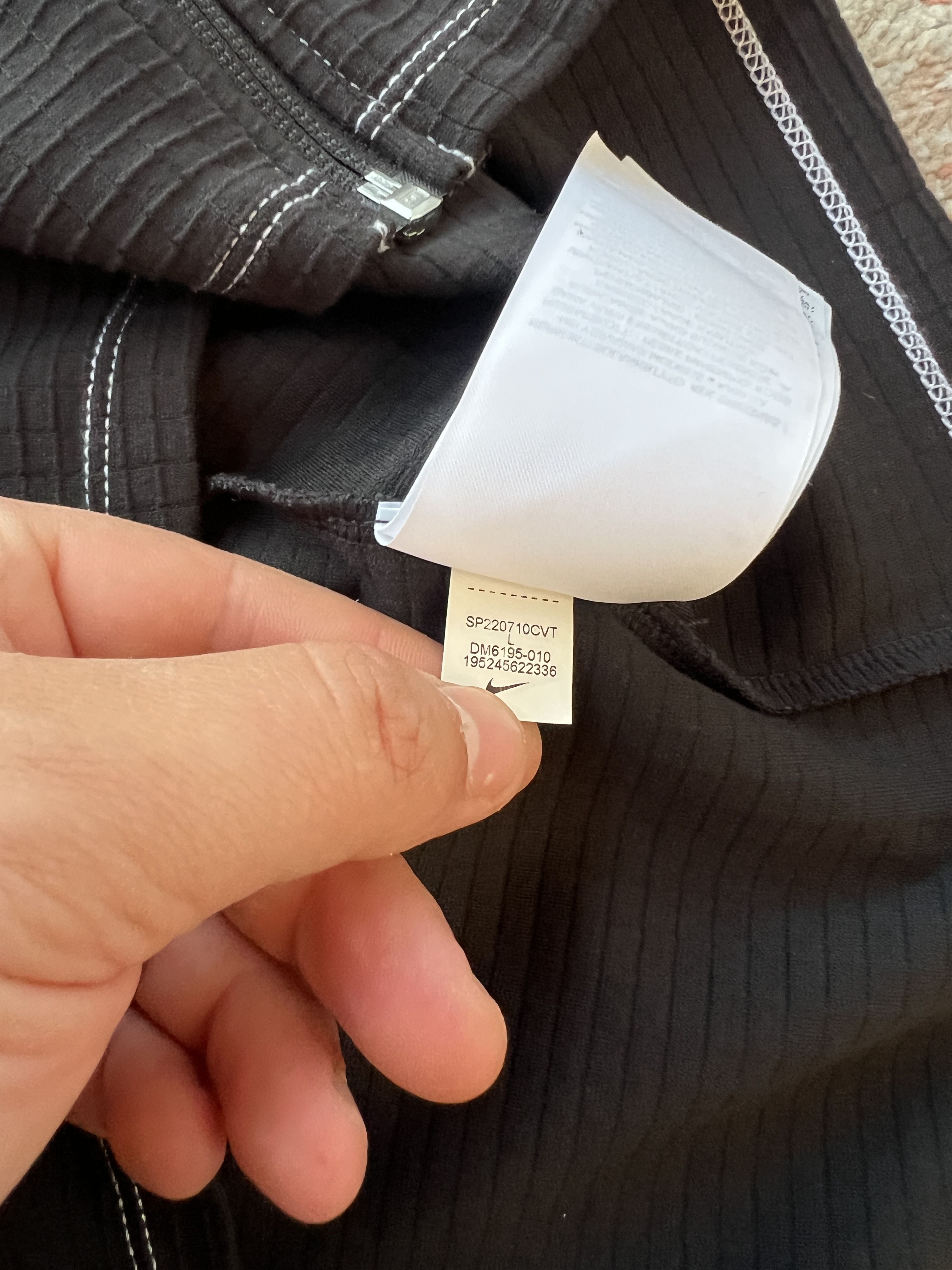 Nike Nike Iron Swoosh Crop Top Size L / US 10 / IT 46 - 7 Thumbnail