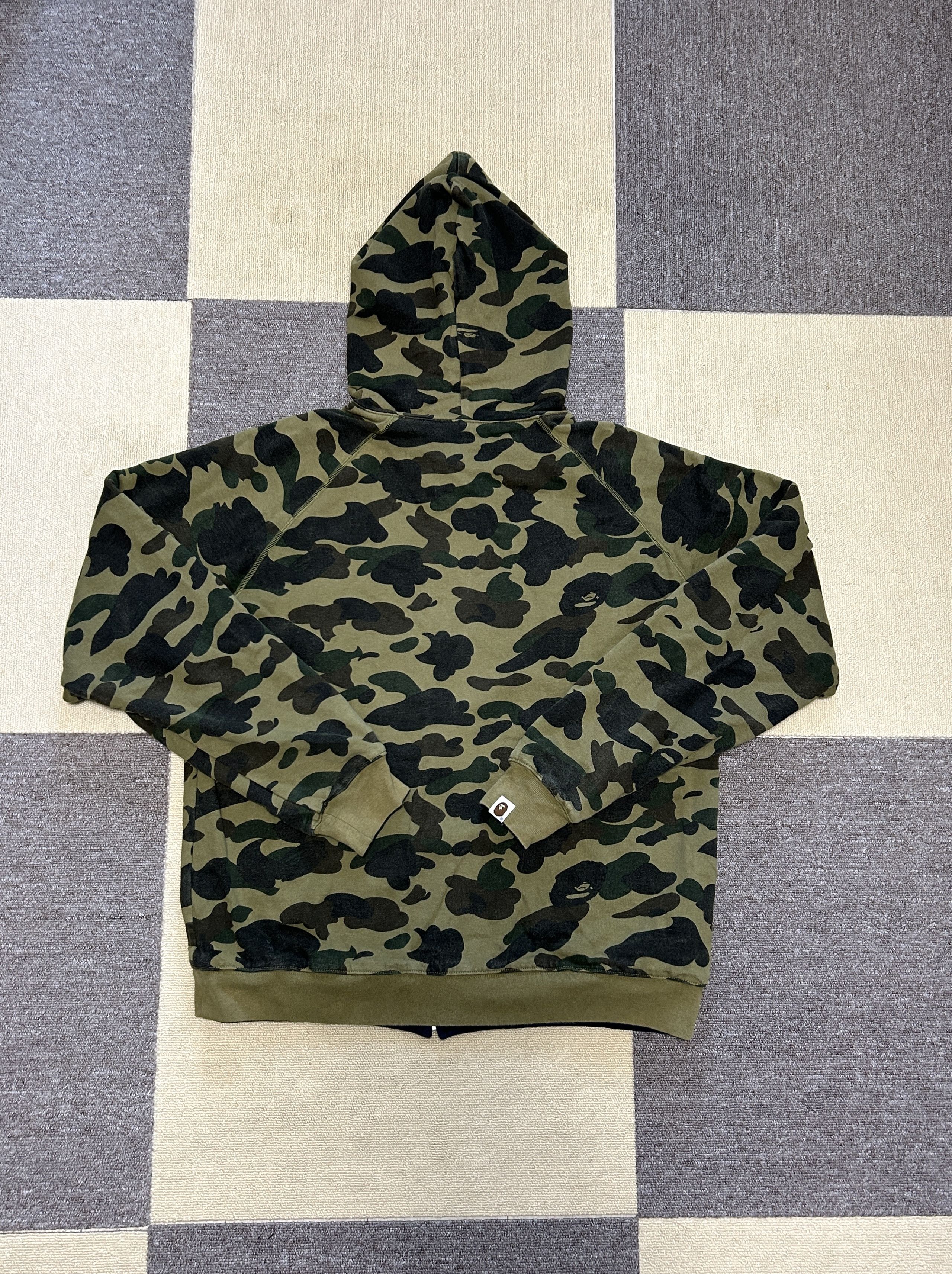 Bape Bape Neon Camo Reversible 1st camo Logo Zip Hoodie Size US L / EU 52-54 / 3 - 8 Thumbnail