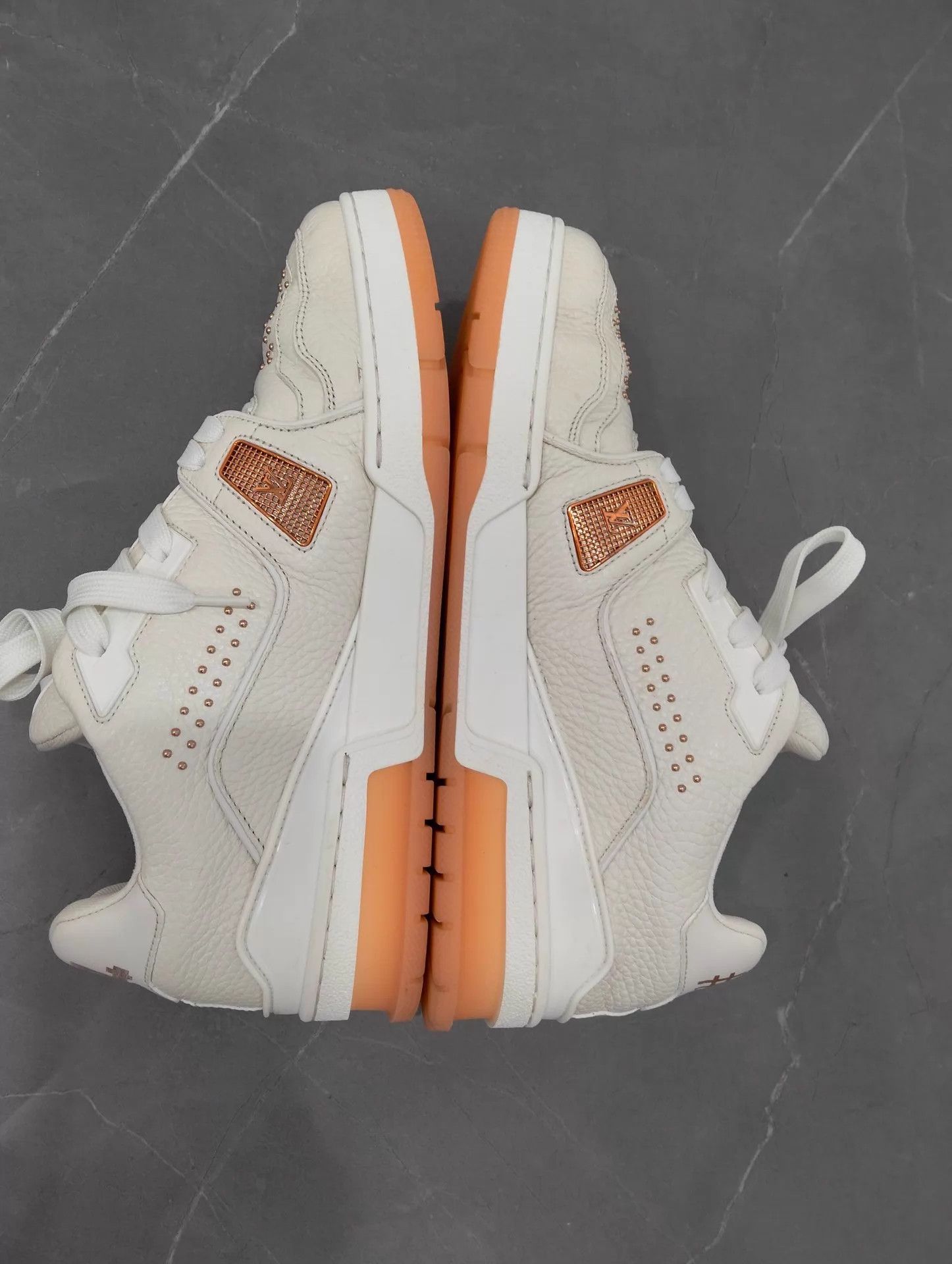 Louis Vuitton Louis Vuitton Trainer White Orange Rivets 39 (95 New) Size US 8.5 / EU 41-42 - 2 Thumbnail