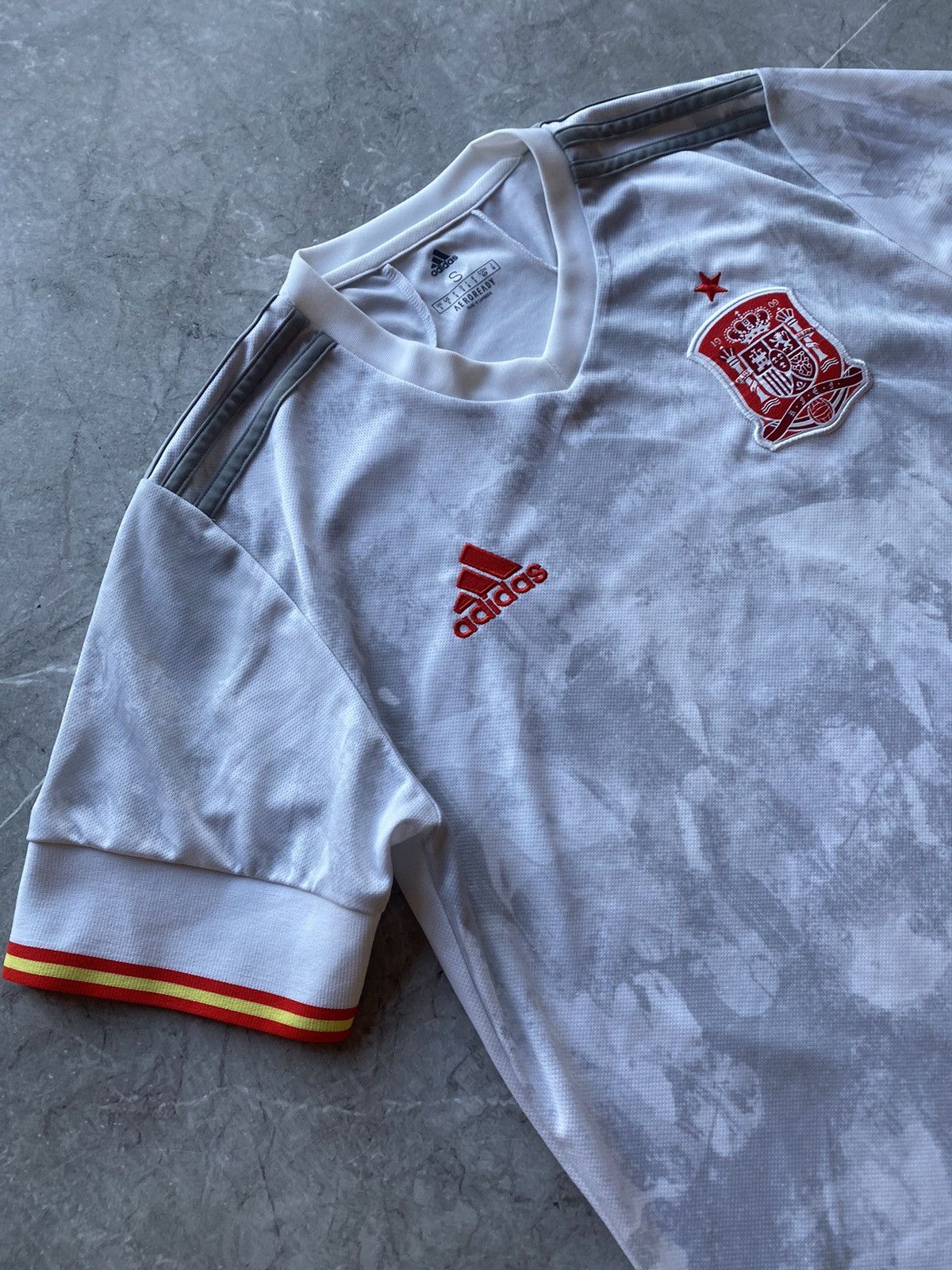 Adidas Adidas Spain 2019/2020 Away Football Soccer Jersey Size US S / EU 44-46 / 1 - 3 Thumbnail
