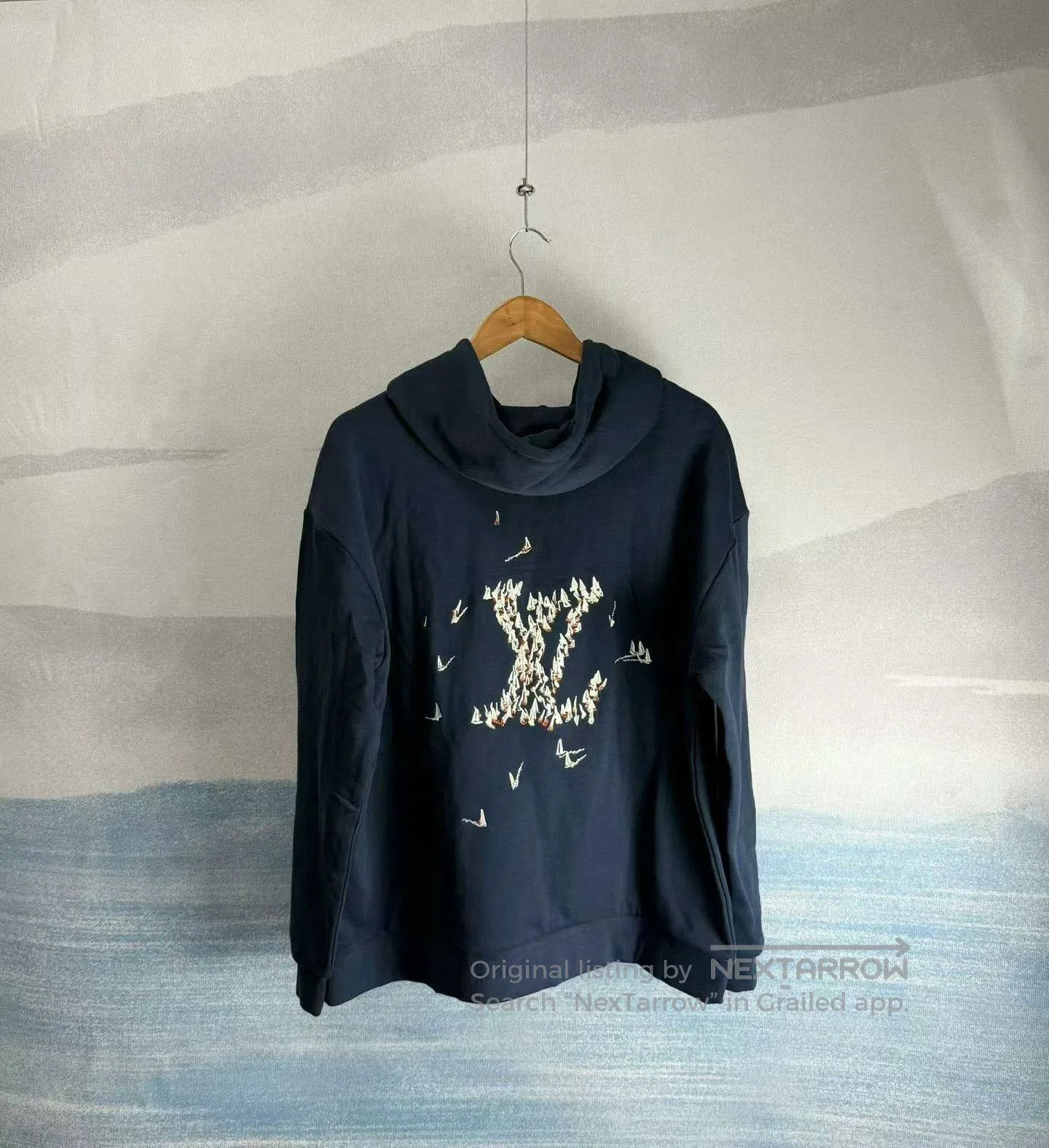 Louis Vuitton navy blue embroidered hooded sweatshirt. Size US L / EU 52-54 / 3 - 3 Thumbnail