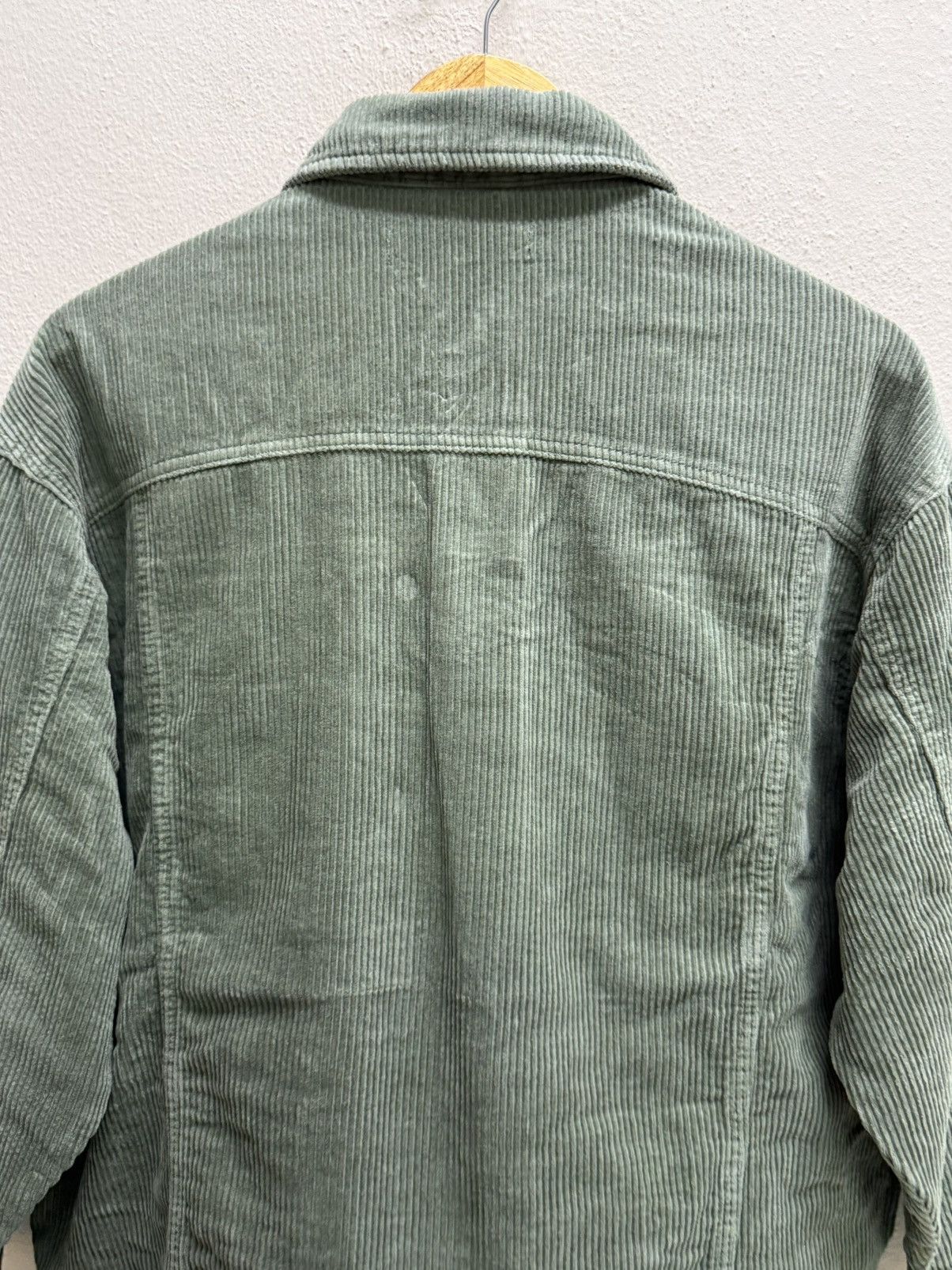 Zara Zara Oversized green corduroy button up shirt with a raw hem Size S / US 4 / IT 40 - 19 Thumbnail