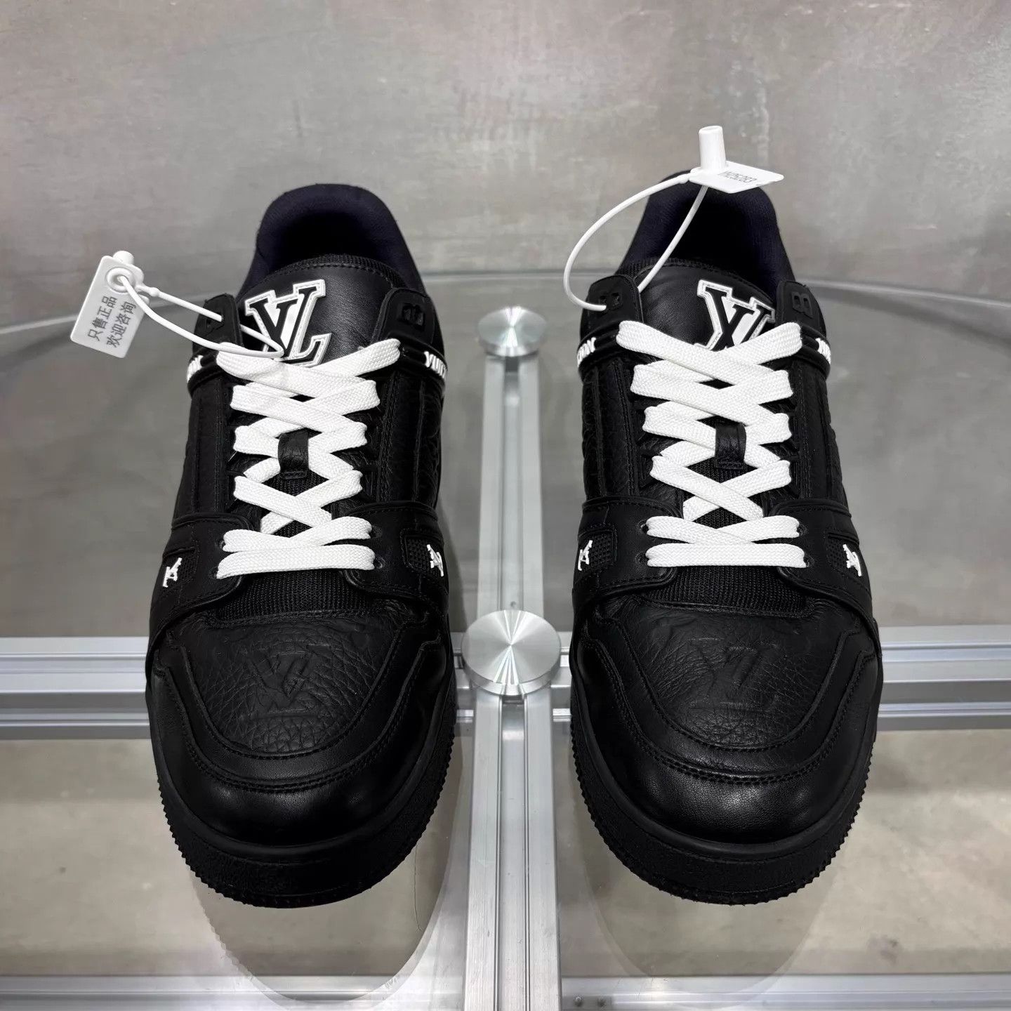 Louis Vuitton LV Trainer Black UK7 (41) YH25283 Size US 8 / EU 41 - 1 Thumbnail