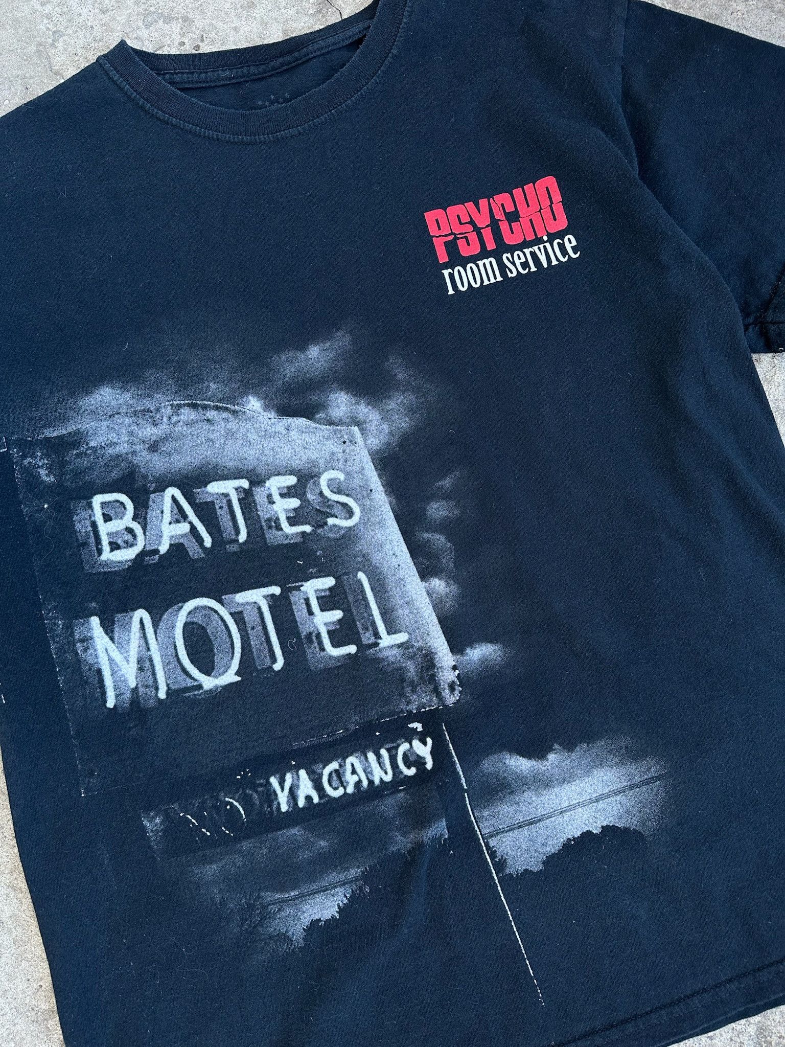 Universal Studios PSYCHO BATES MOTEL HORROR TEE VINTAGE MOVIE Size US M / EU 48-50 / 2 - 5 Thumbnail